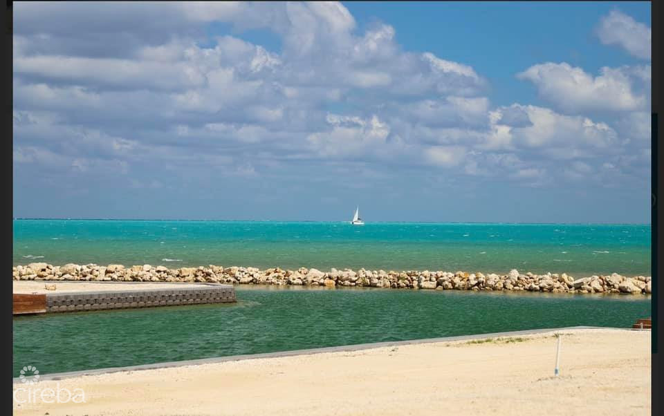 DIAMOND’S EDGE WATERFRONT ESTATE LOT 9