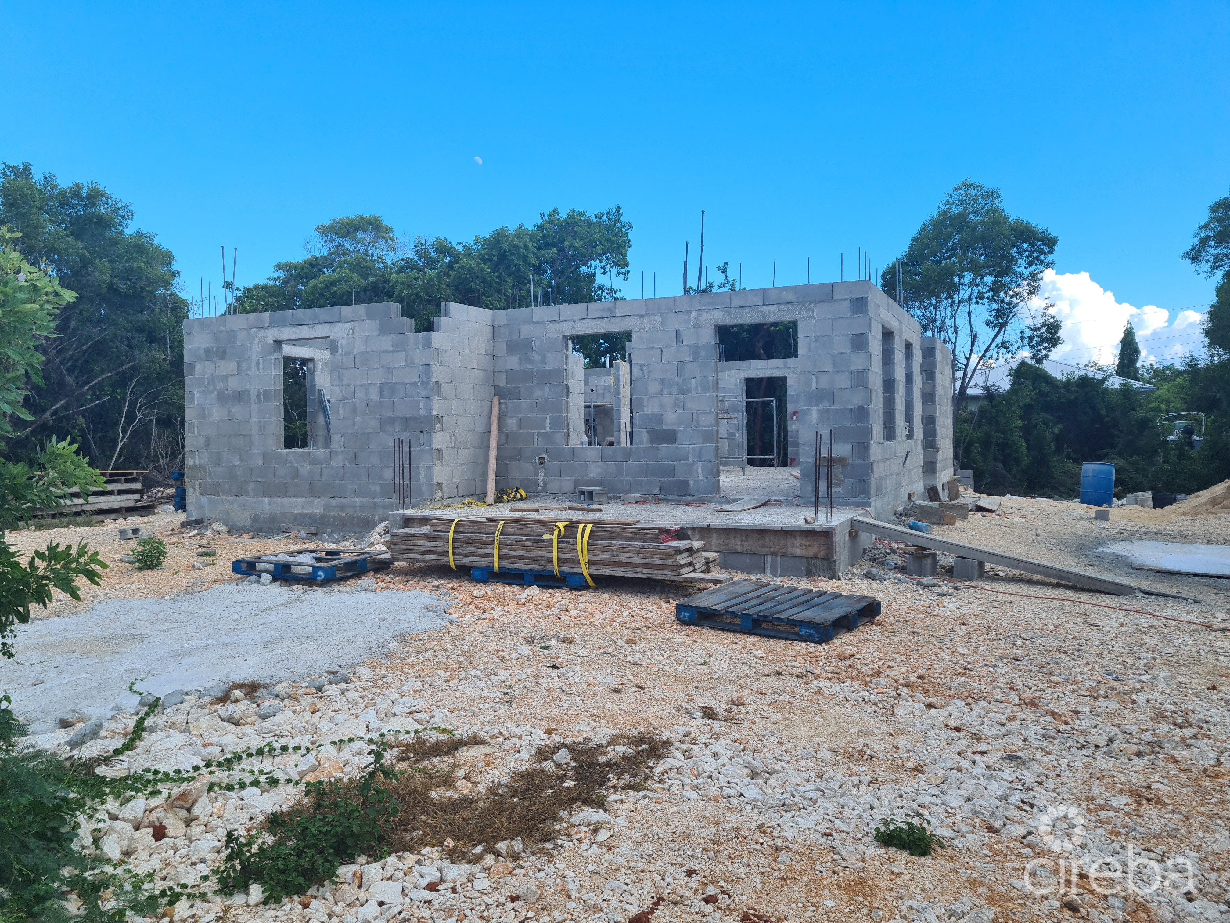 CAYMAN BRAC CENTRAL FAMILY HOME – COMPLETION EARLY 2025
