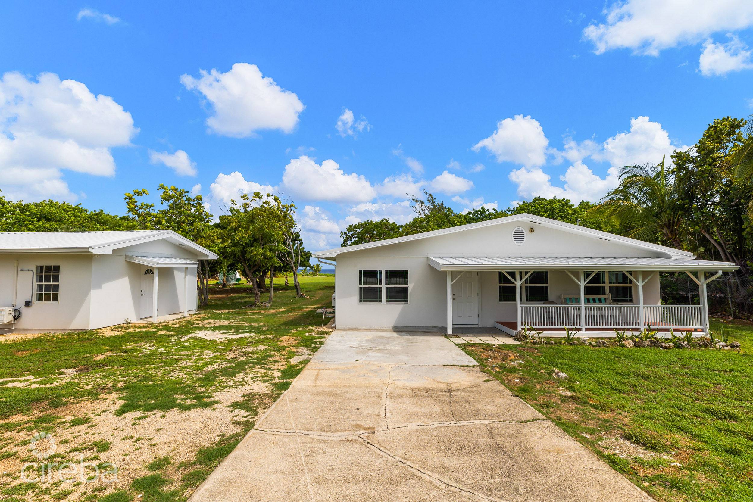 130 FT OCEANFRONT SITE: 1.88 ACRES  ON CONCH POINT RD