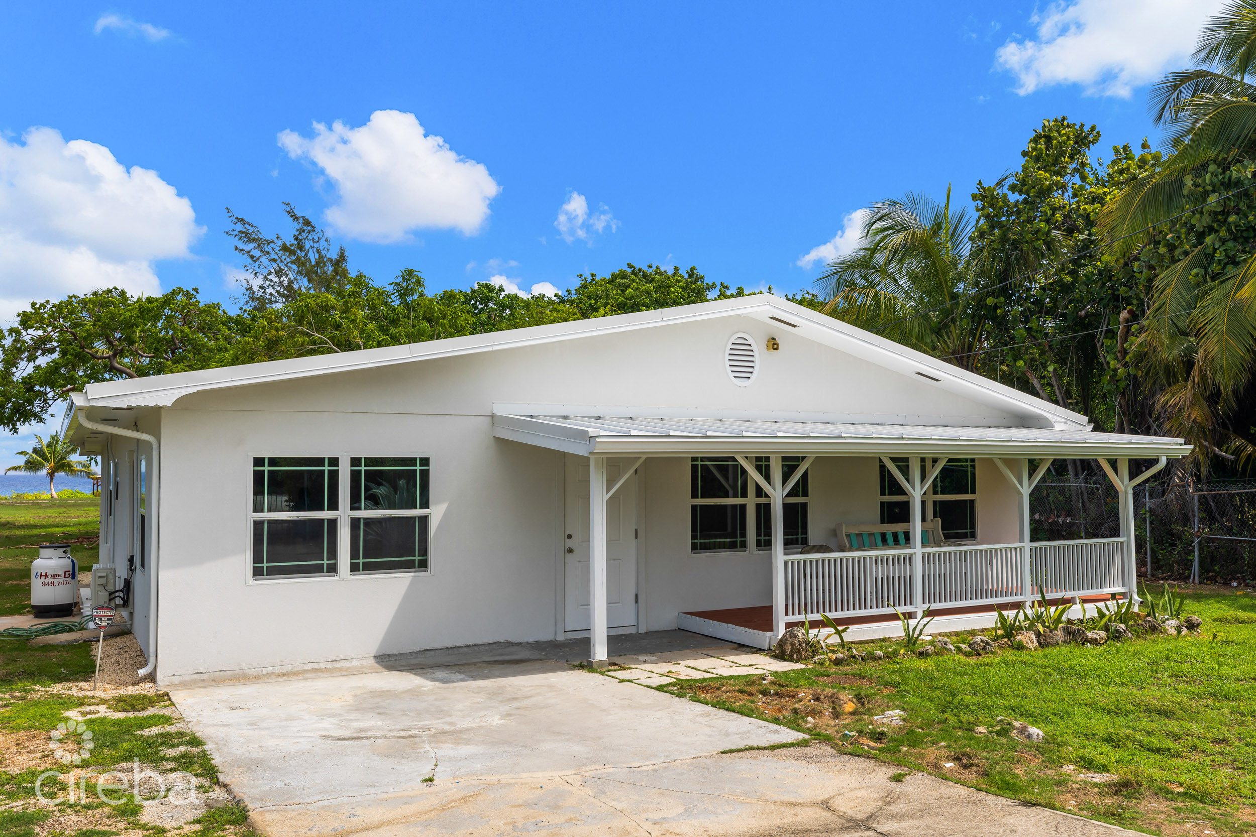 130 FT OCEANFRONT SITE: 1.88 ACRES  ON CONCH POINT RD