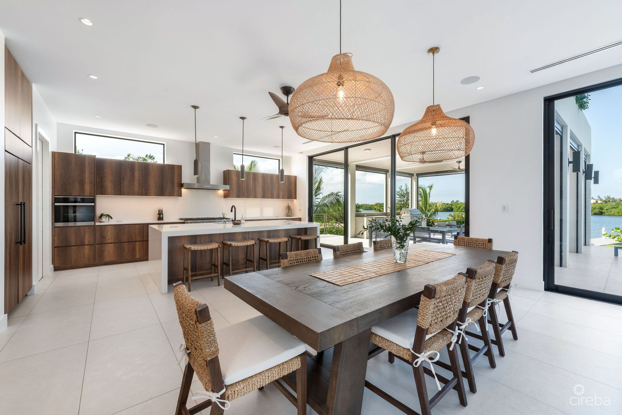 60 LALIQUE PENINSULA QUAY – LAID-BACK LUXURY FAMILY HOME IN CRYSTAL HARBOUR