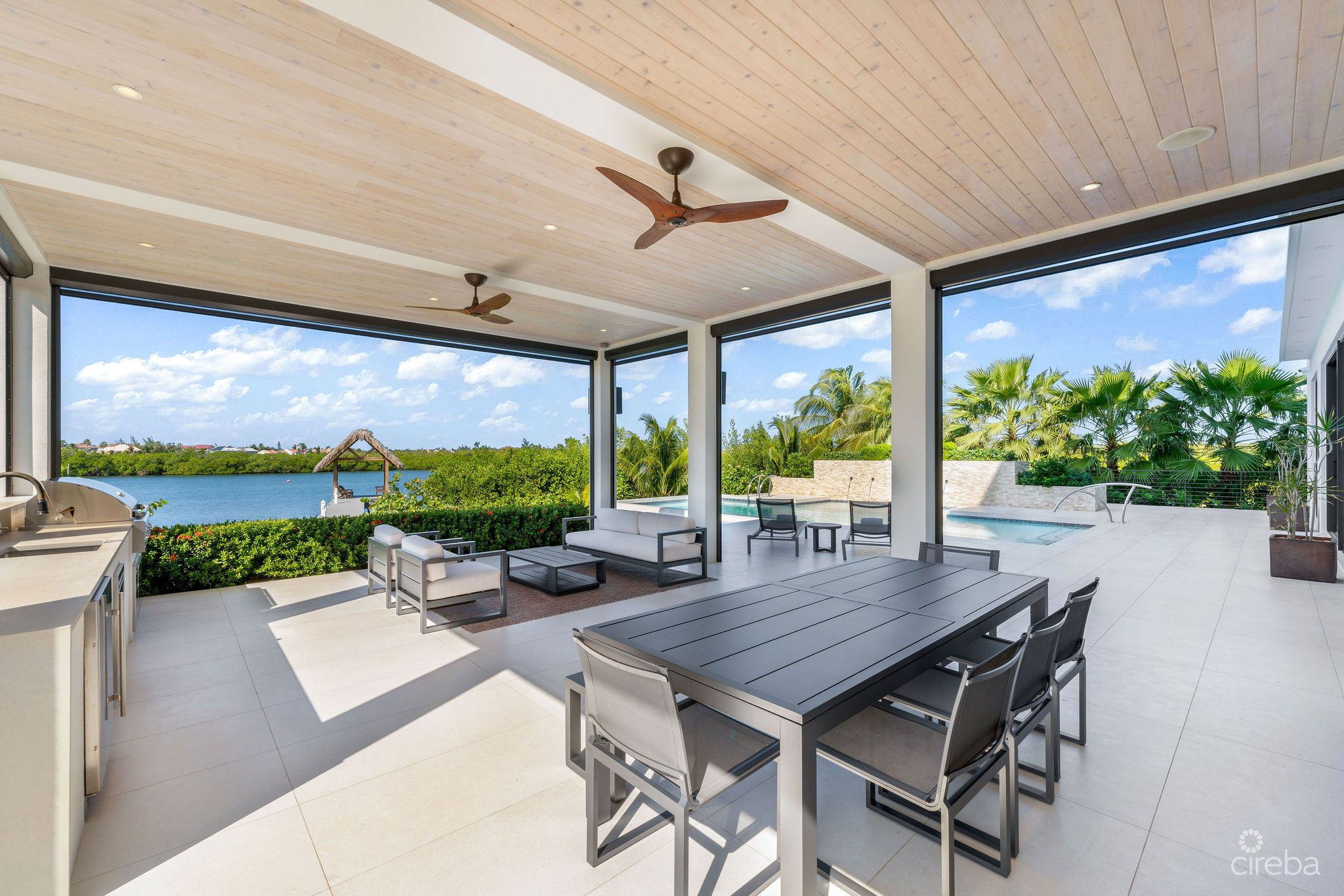 60 LALIQUE PENINSULA QUAY – LAID-BACK LUXURY FAMILY HOME IN CRYSTAL HARBOUR