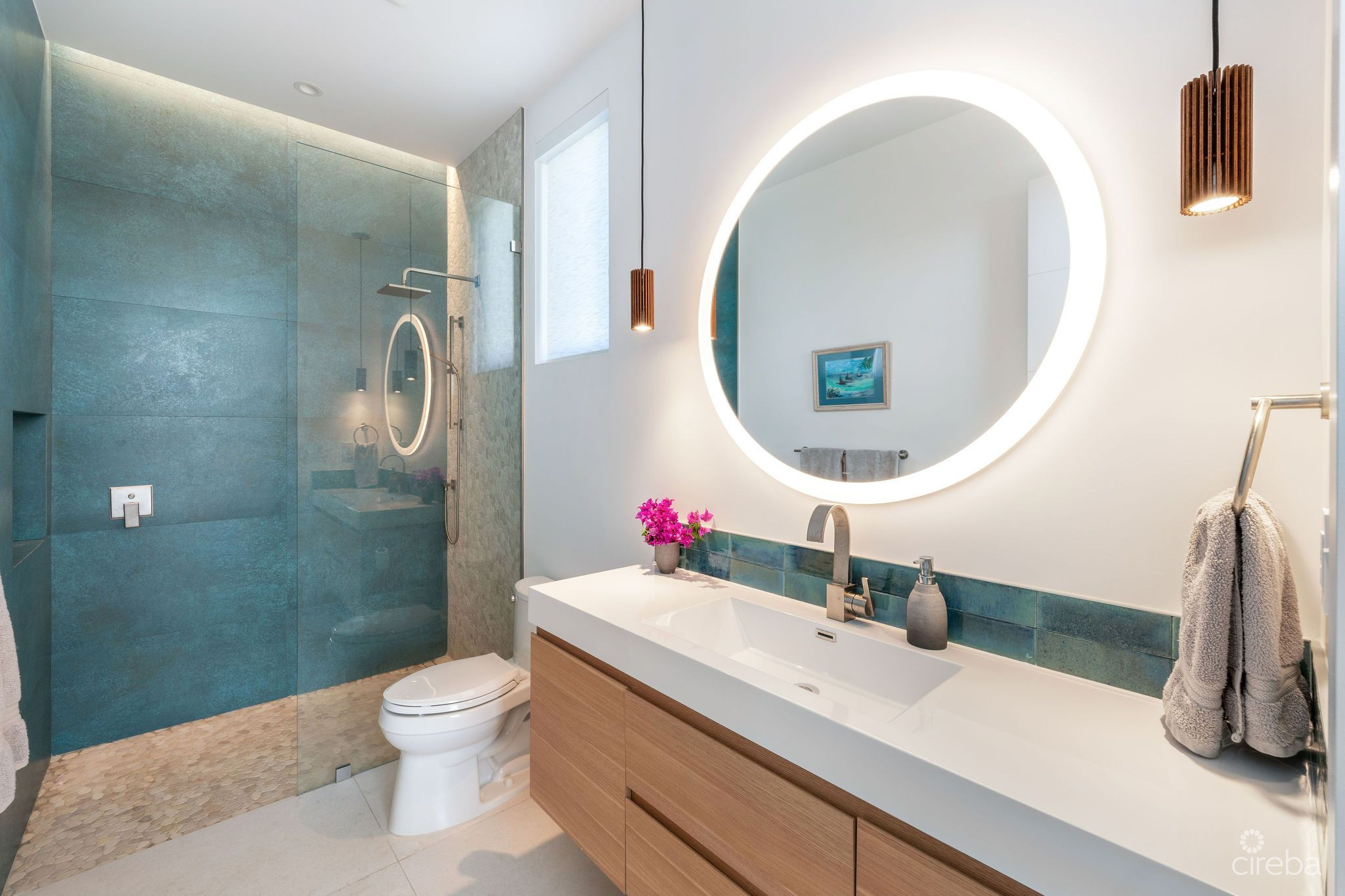 60 LALIQUE PENINSULA QUAY – LAID-BACK LUXURY FAMILY HOME IN CRYSTAL HARBOUR