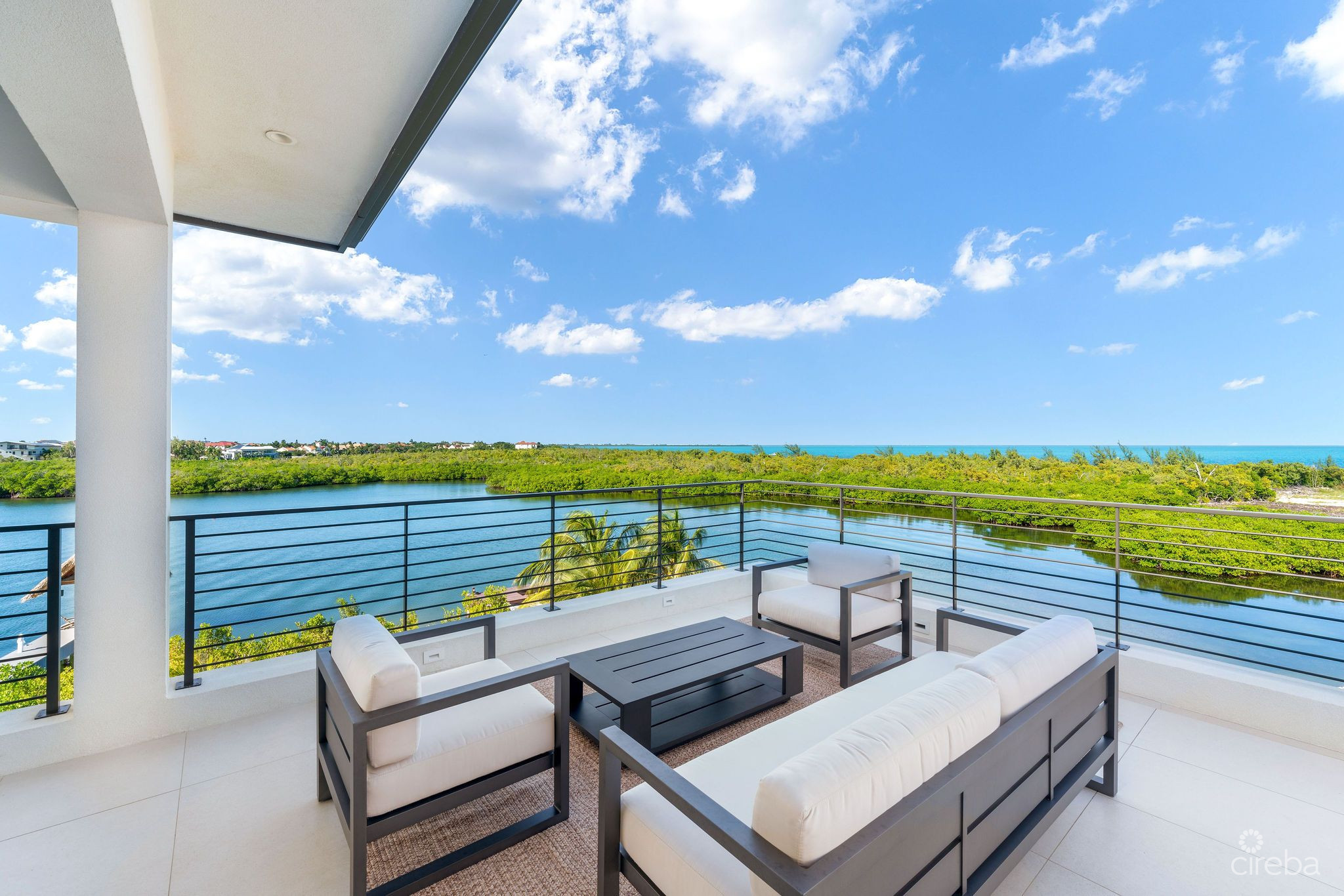 60 LALIQUE PENINSULA QUAY – LAID-BACK LUXURY FAMILY HOME IN CRYSTAL HARBOUR