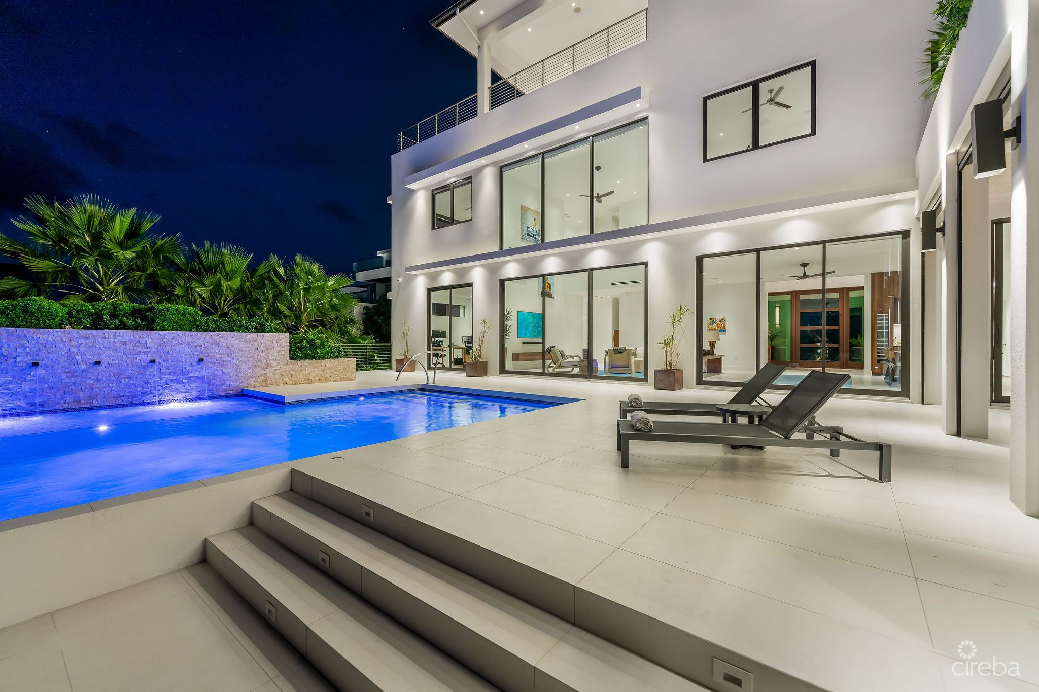 60 LALIQUE PENINSULA QUAY – LAID-BACK LUXURY FAMILY HOME IN CRYSTAL HARBOUR