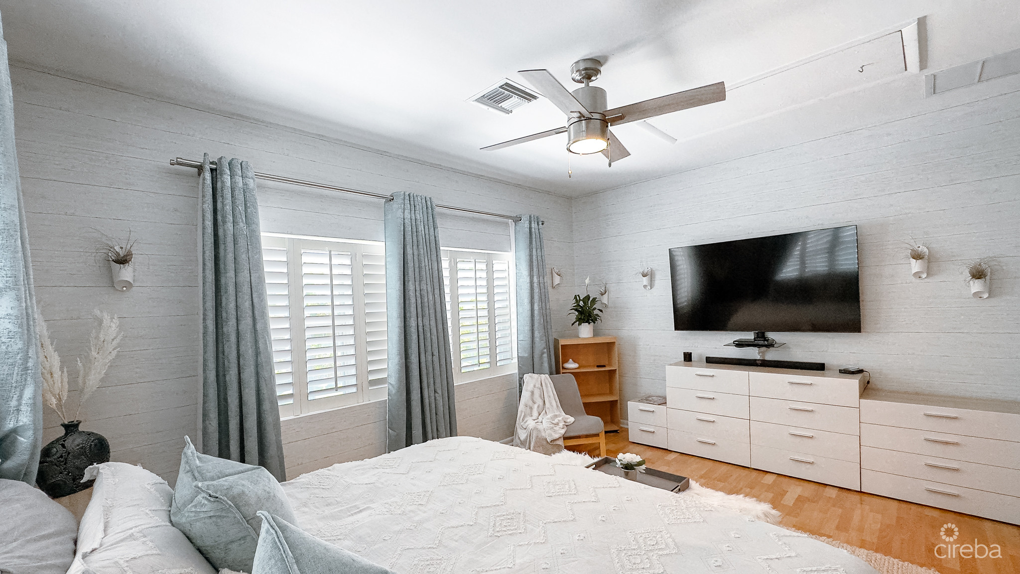 SOUTH SOUND 4 BED HOME -SUNRISE