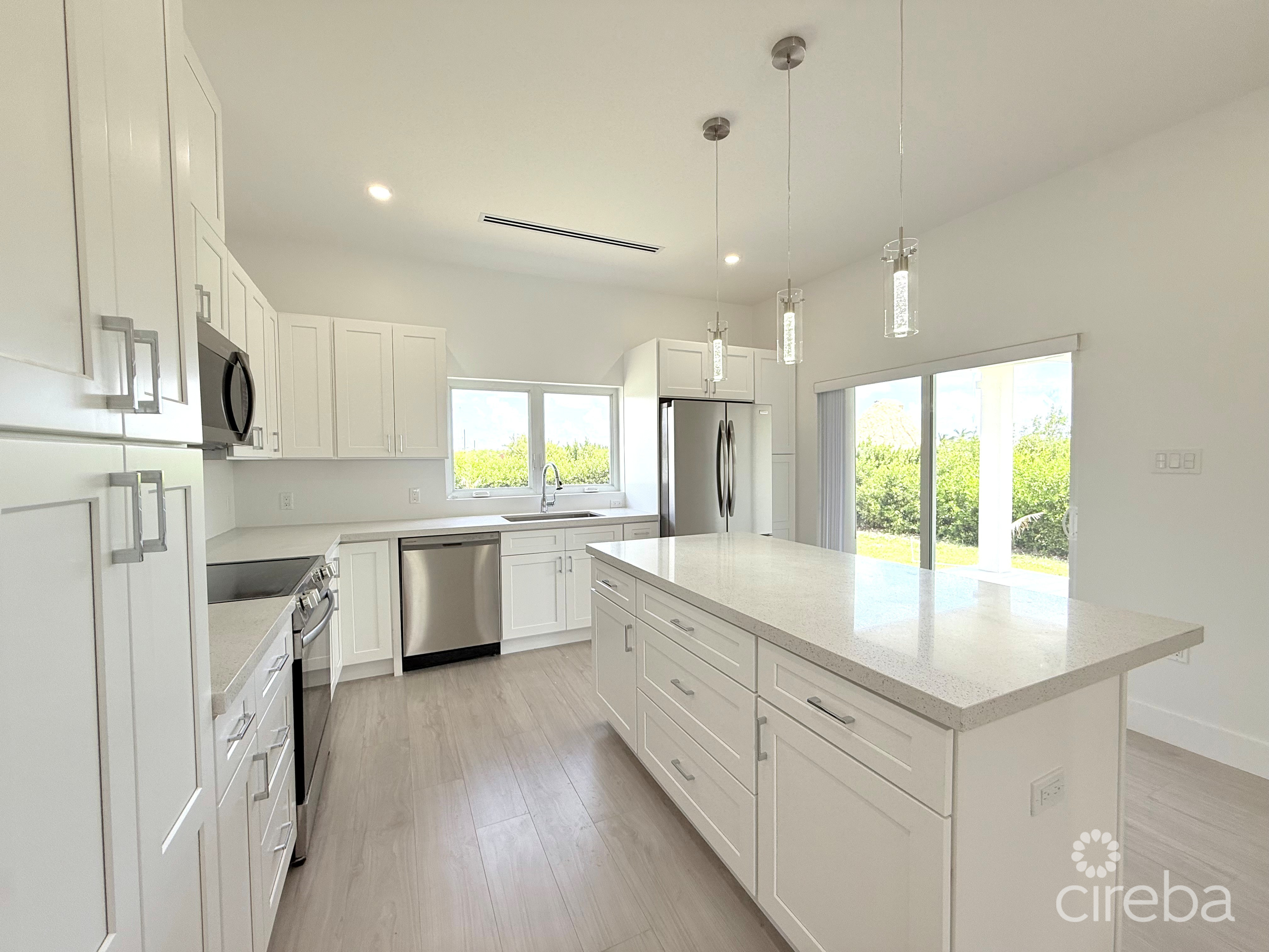 BODDEN TOWN DUPLEX – BLANCO, UNIT A