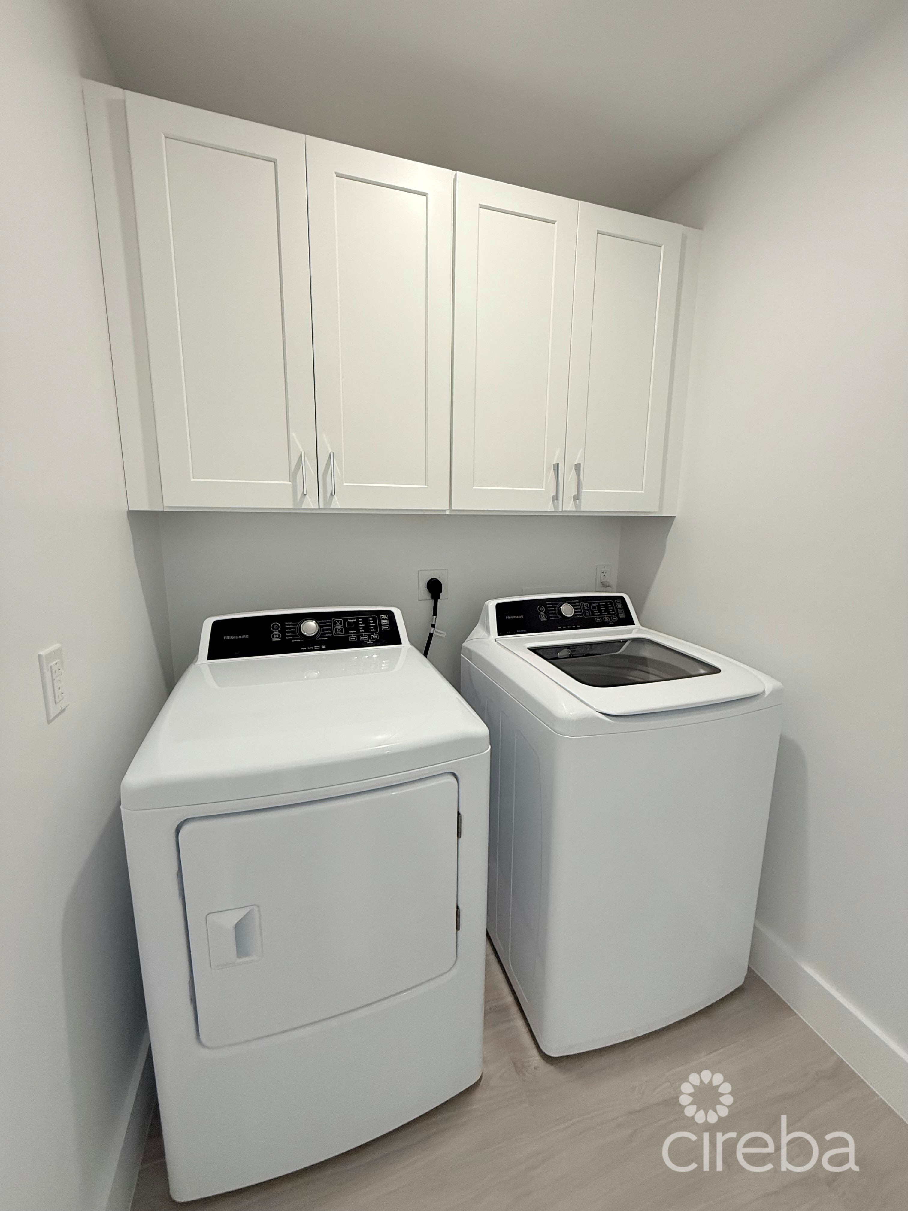 BODDEN TOWN DUPLEX – BLANCO, UNIT A