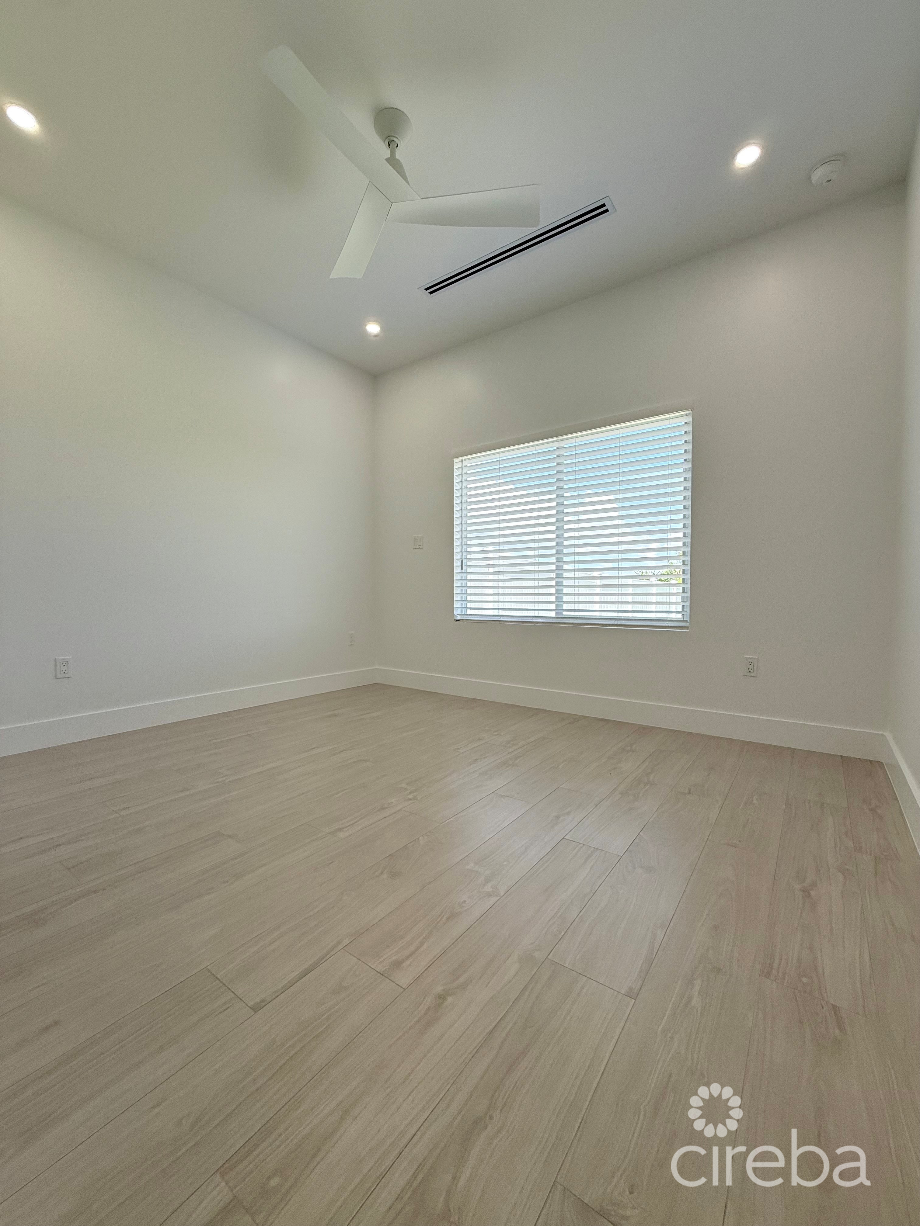 BODDEN TOWN DUPLEX – BLANCO, UNIT A