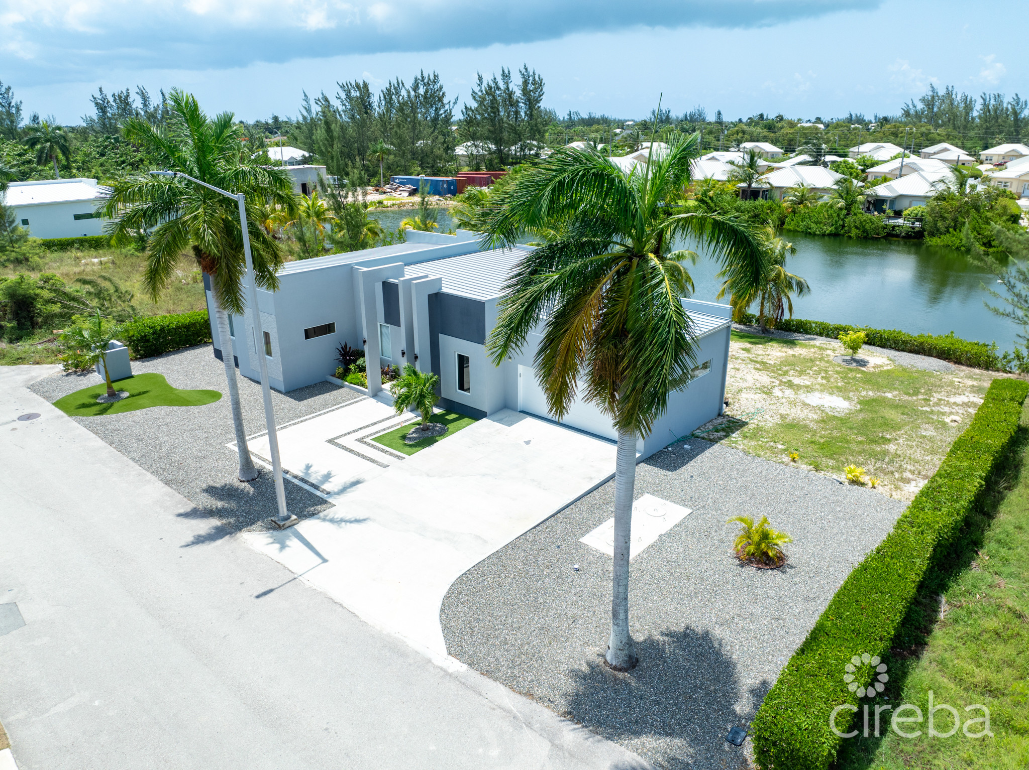 TARPON CIRCLE 4 BED FAMILY HOME