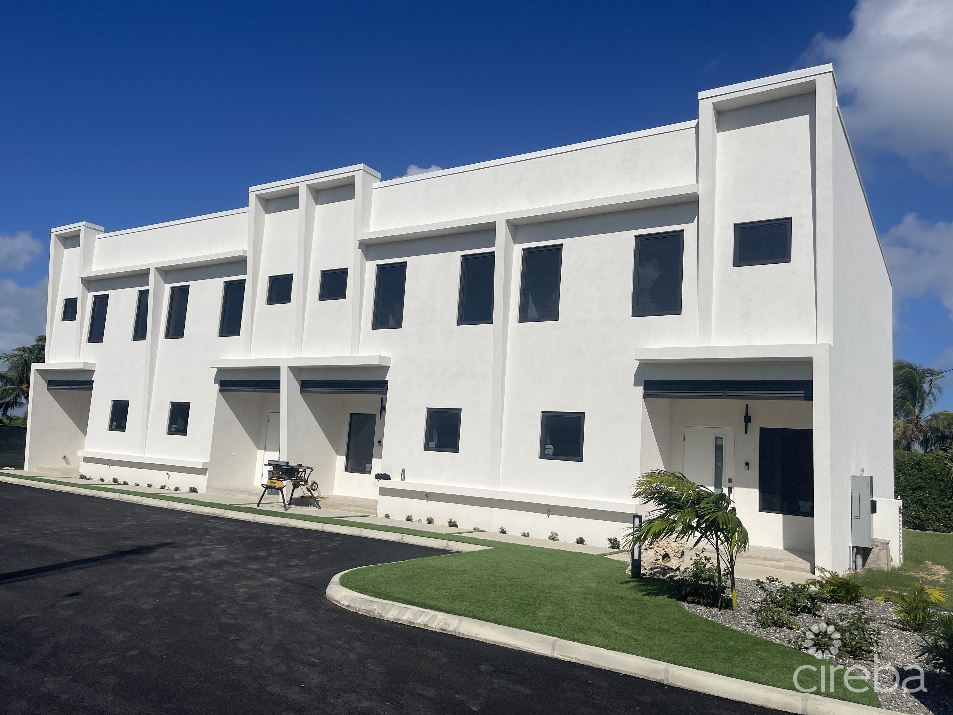 LAVANIA COURT – GATED – LARGE 2 BED 2.5 BATH TOWNHOMES