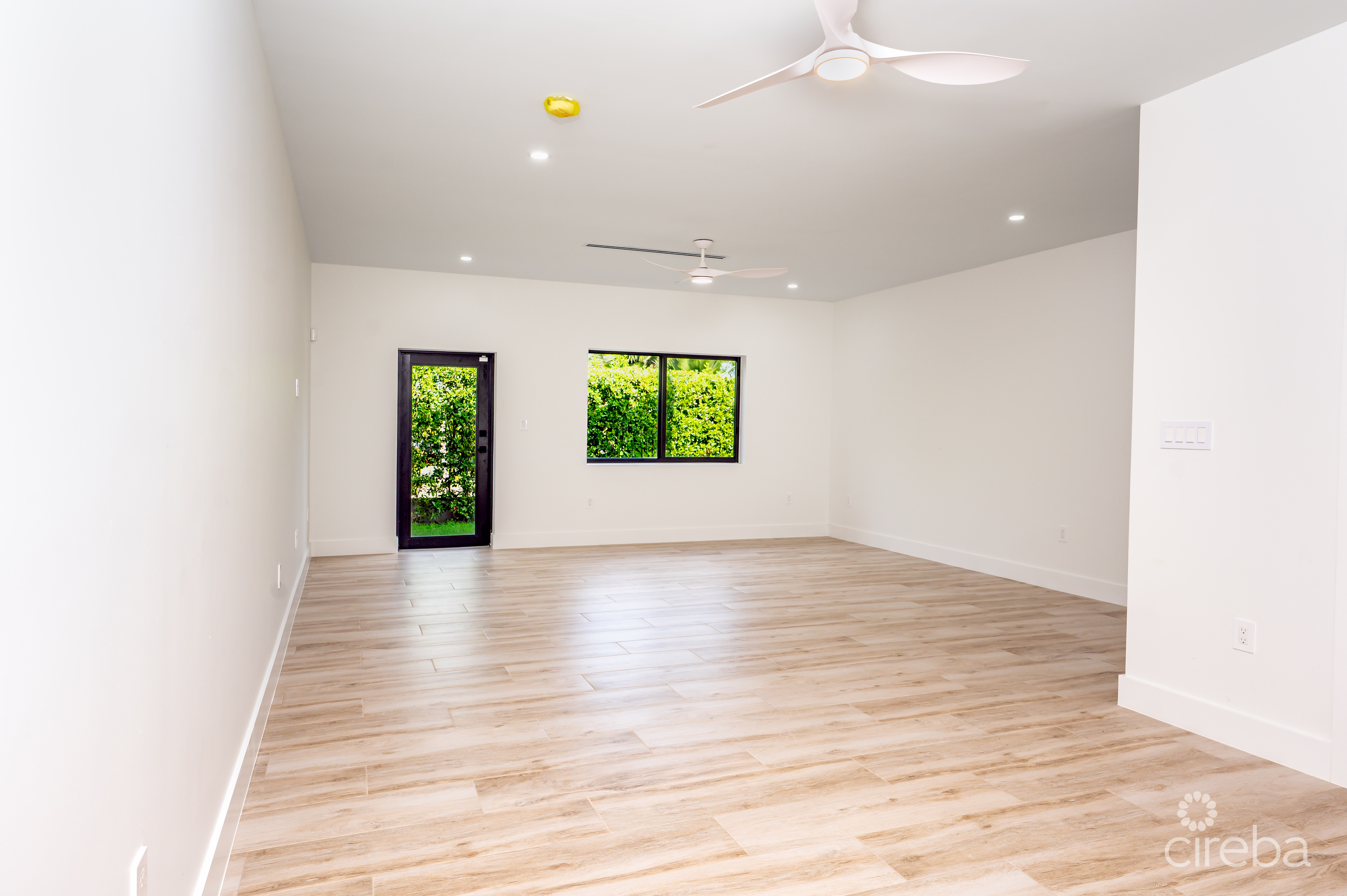 LAVANIA COURT – GATED – LARGE 2 BED 2.5 BATH TOWNHOMES