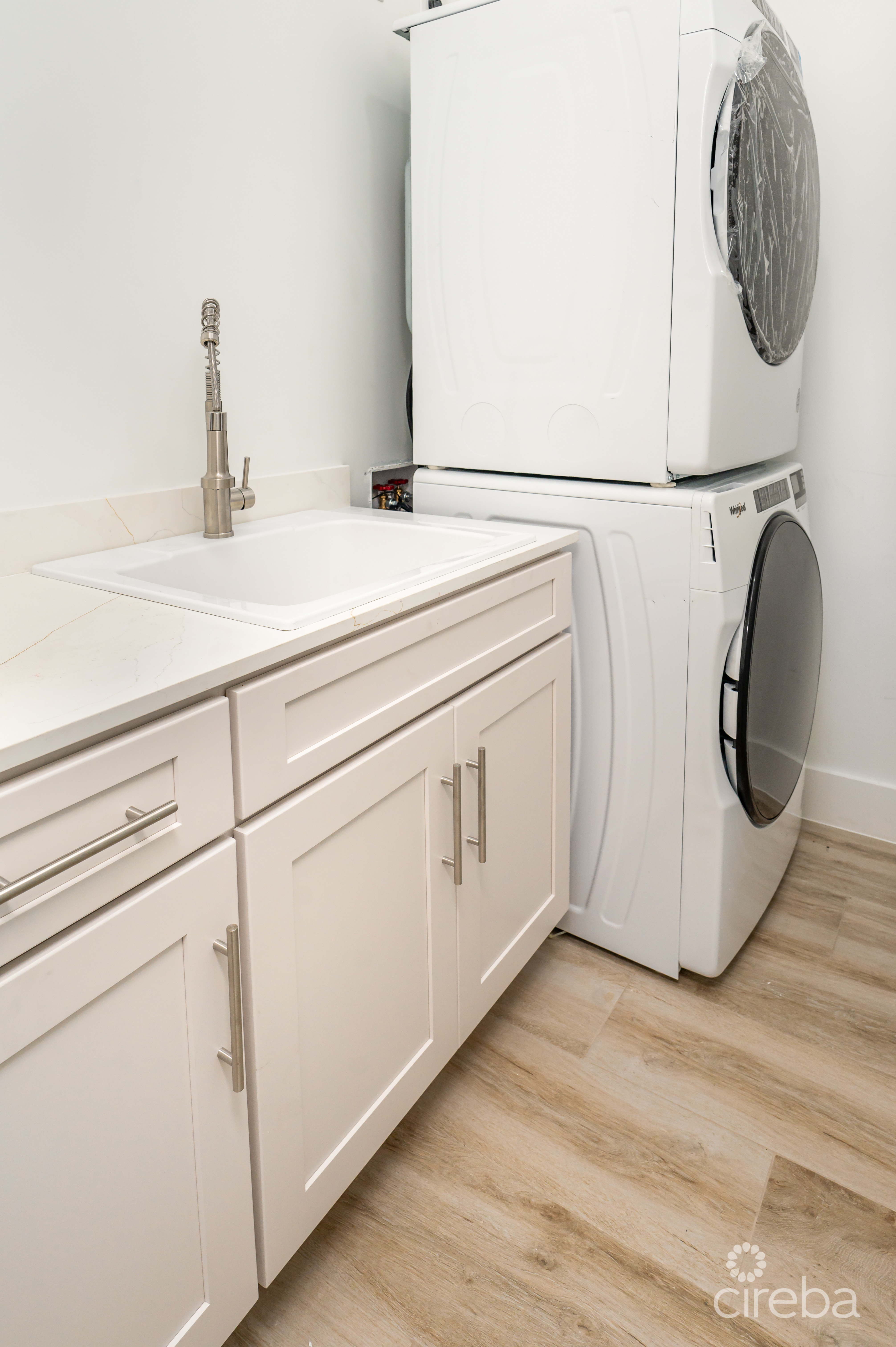 LAVANIA COURT – GATED – LARGE 2 BED 2.5 BATH TOWNHOMES