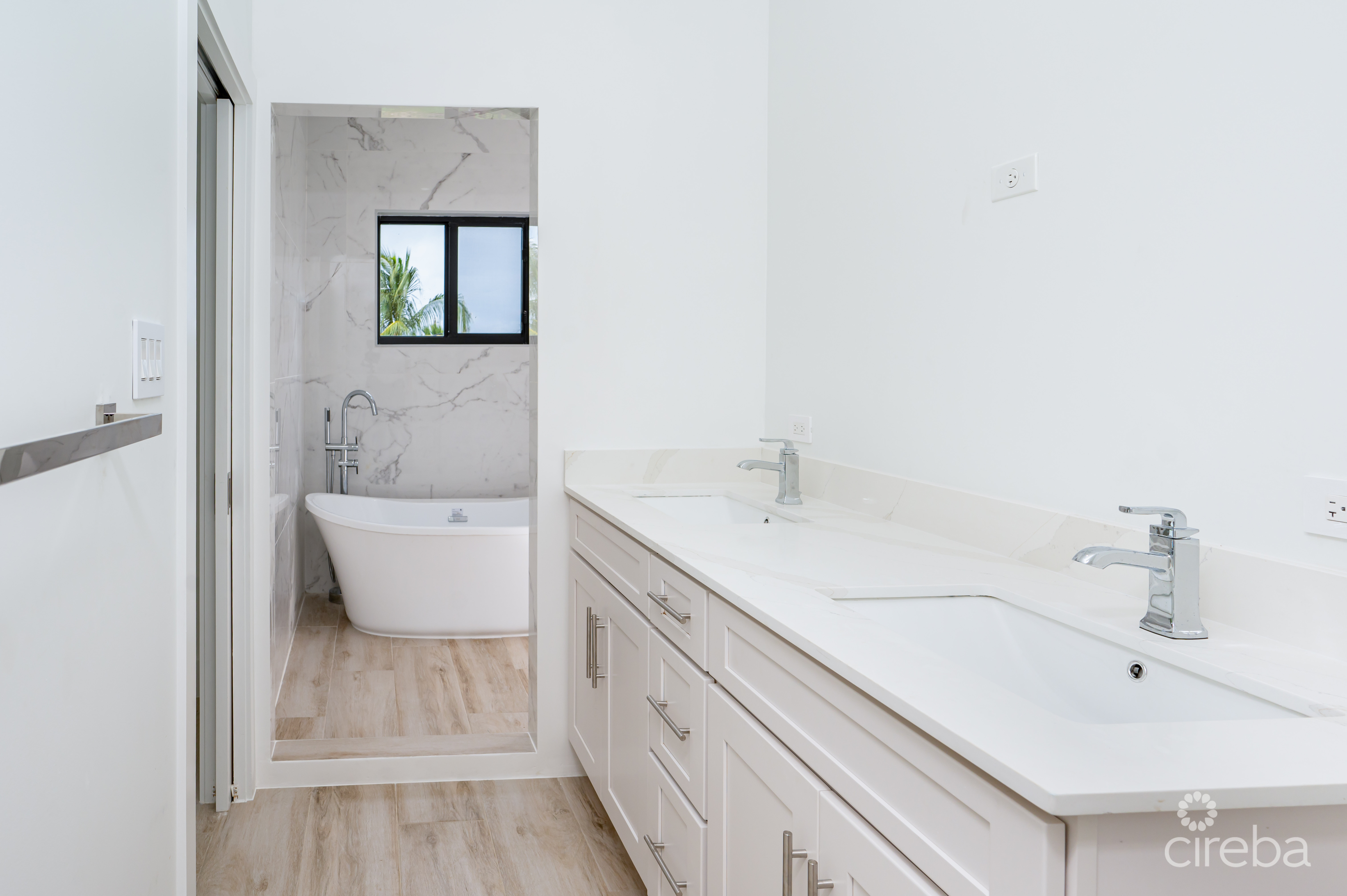 LAVANIA COURT – GATED – LARGE 2 BED 2.5 BATH TOWNHOMES