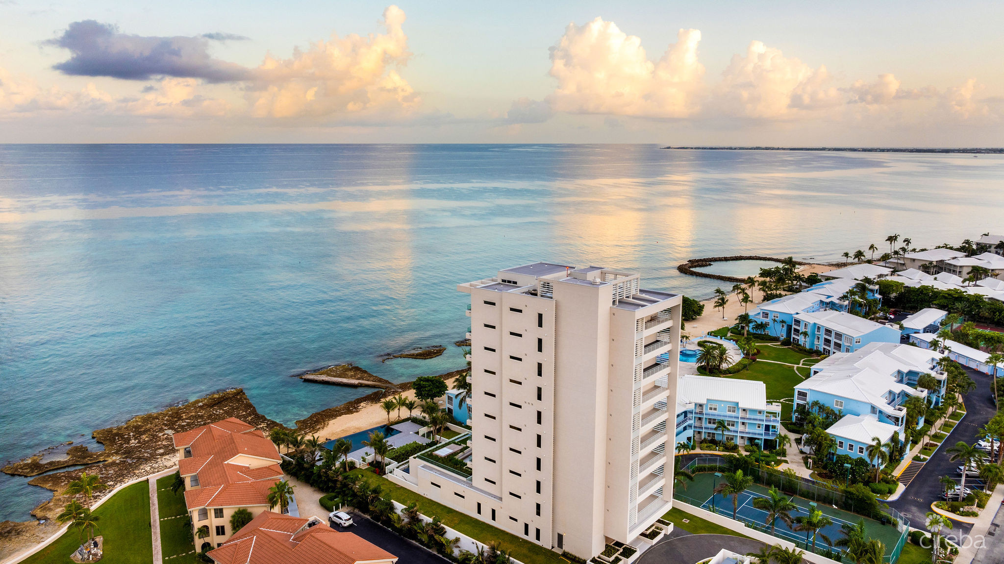 AQUA 1 – LUXURY CONDO ON SEVEN MILE BEACH