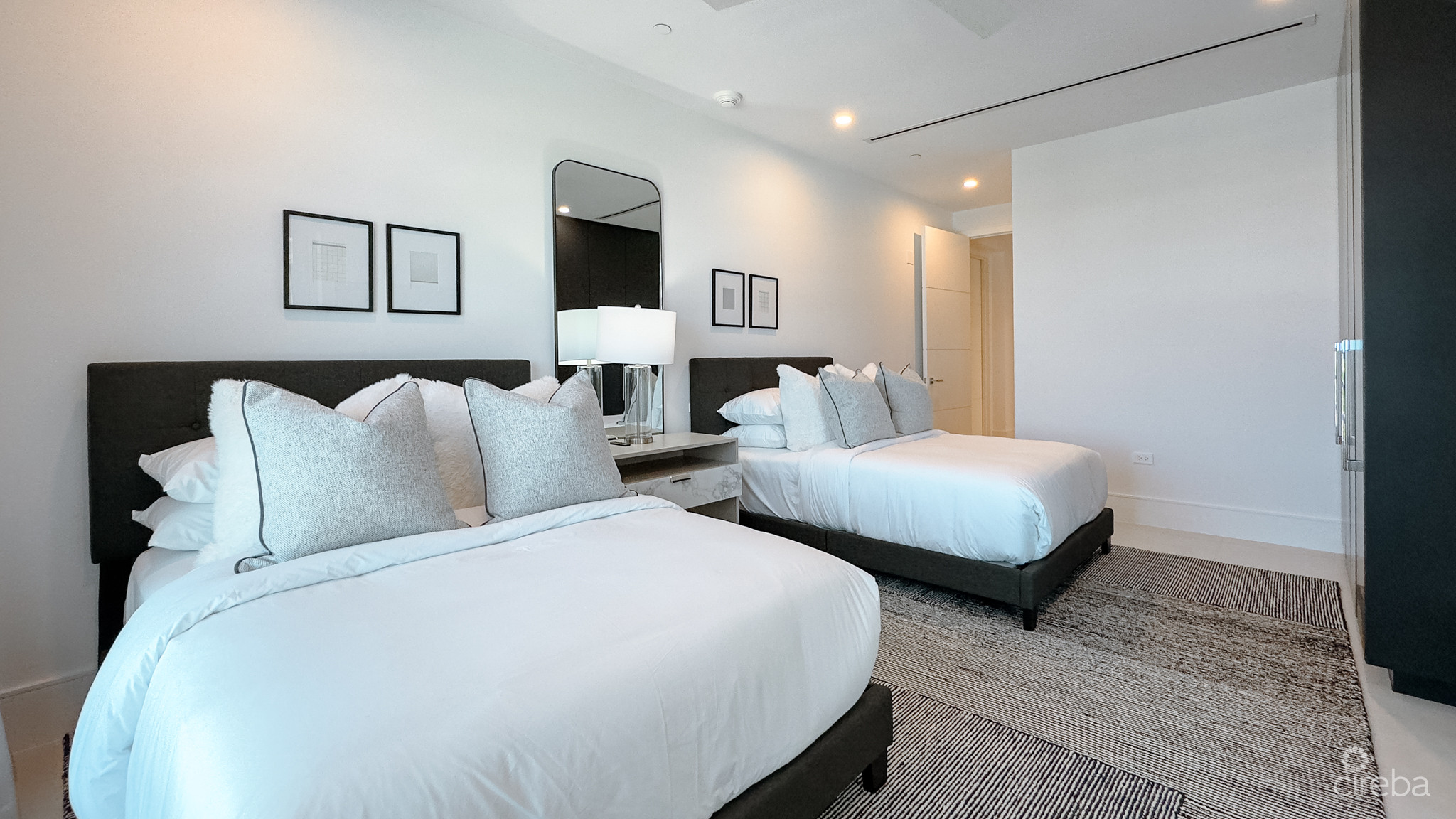 AQUA RESIDENCE 7 – LUXURY SEVEN MILE BEACH CONDO (FULLY FURNISHED)