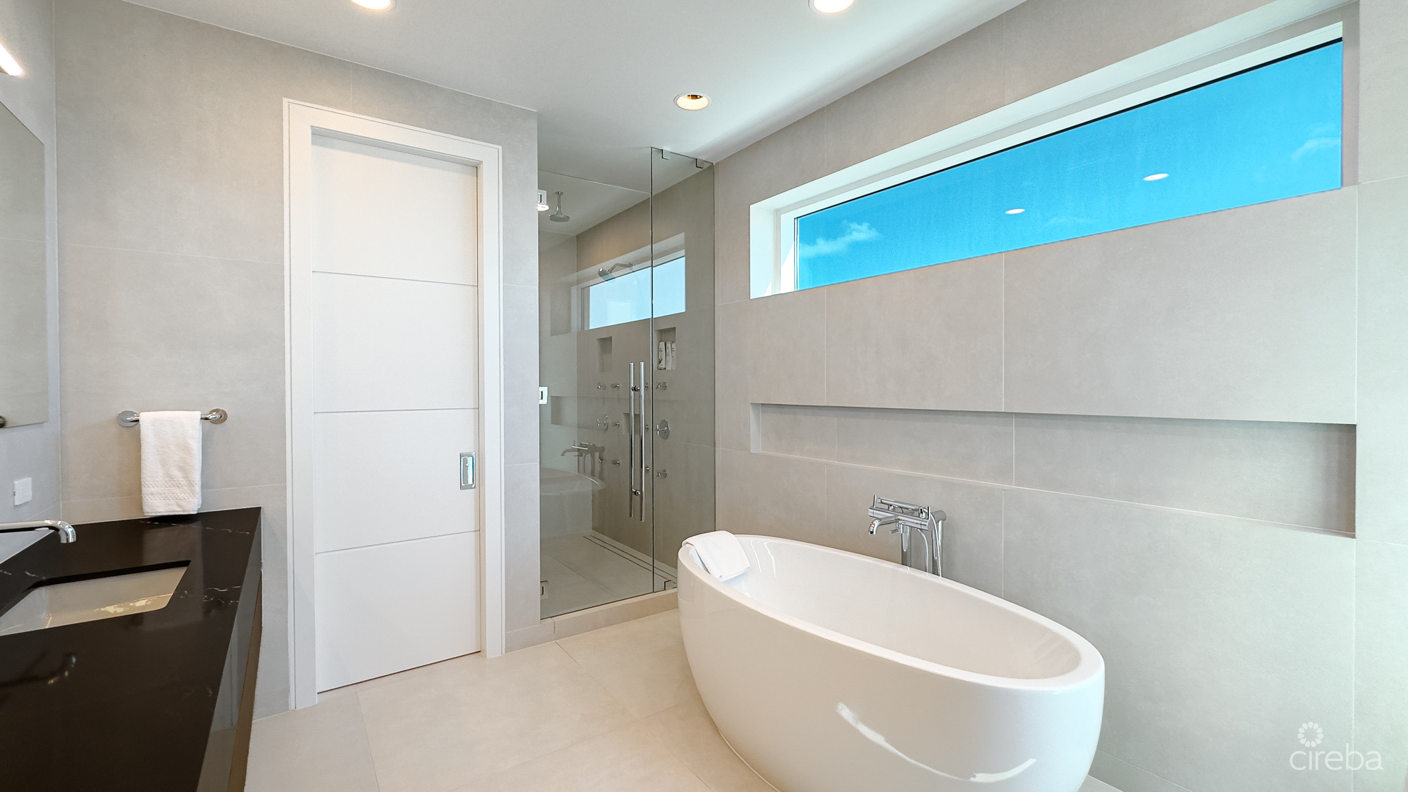 AQUA RESIDENCE 7 – LUXURY SEVEN MILE BEACH CONDO (FULLY FURNISHED)