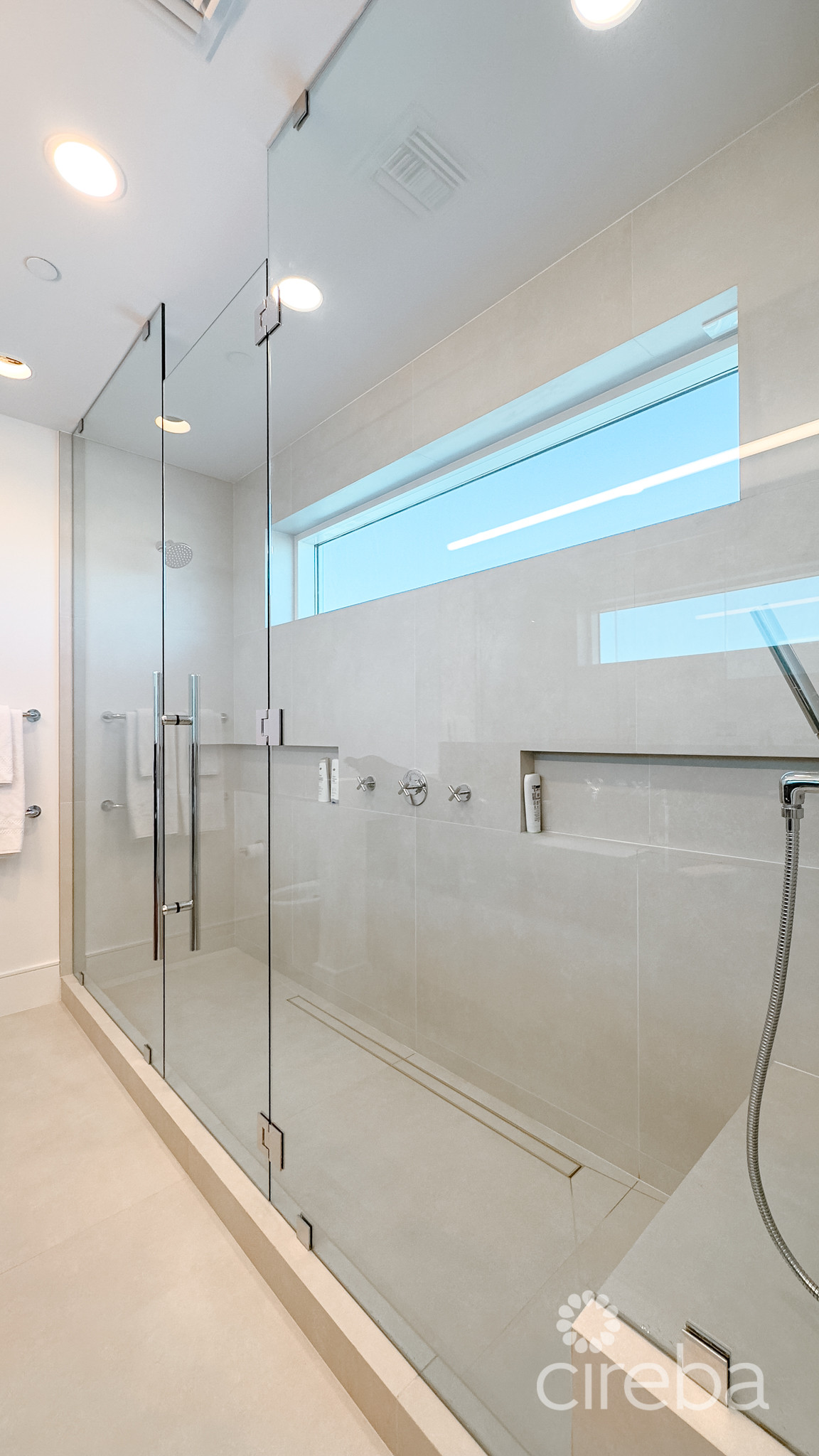 AQUA RESIDENCE 7 – LUXURY SEVEN MILE BEACH CONDO (FULLY FURNISHED)