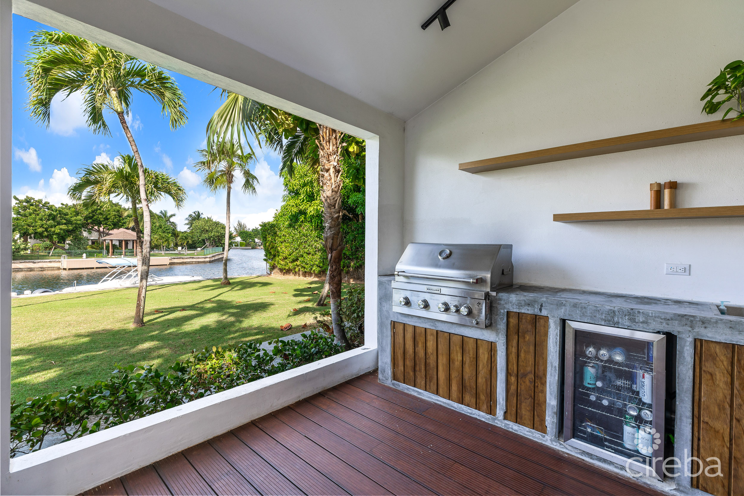 CANALFRONT 4 BED | 4.5 BATH – NEWLY RENOVATED GOVERNORS HARBOUR HOME