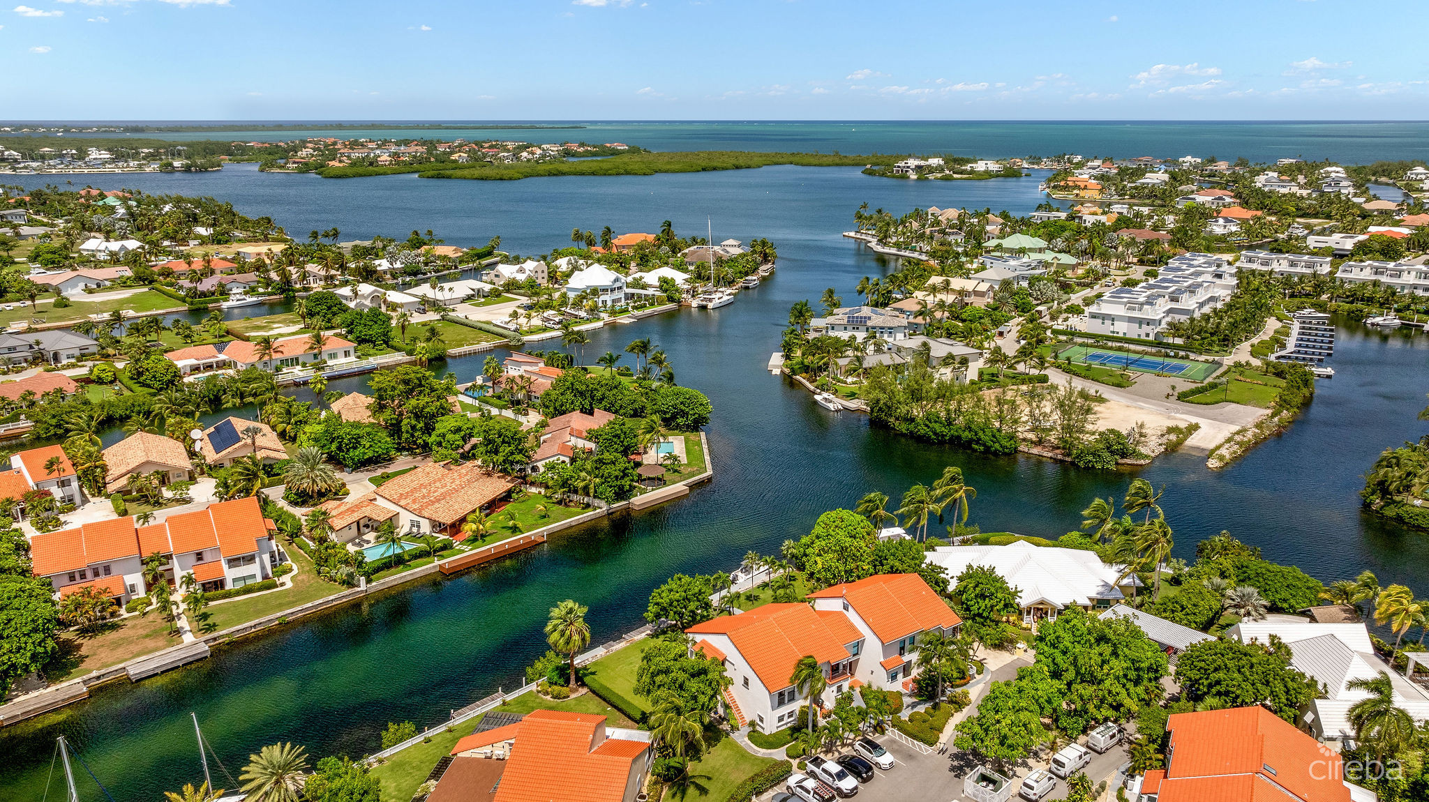 CANALFRONT 4 BED | 4.5 BATH – NEWLY RENOVATED GOVERNORS HARBOUR HOME