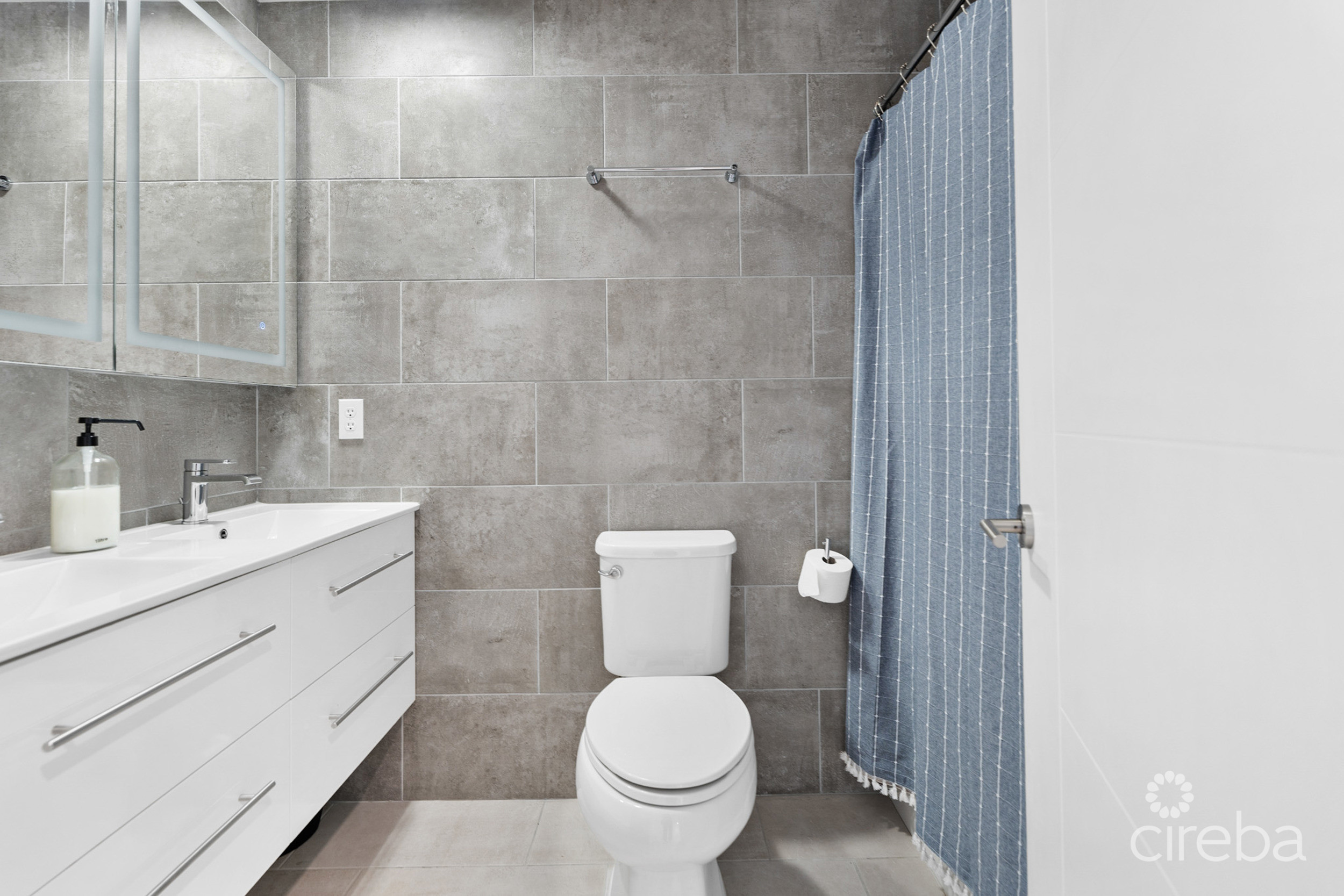 VELA 15, SOUTH SOUND TOWNHOME