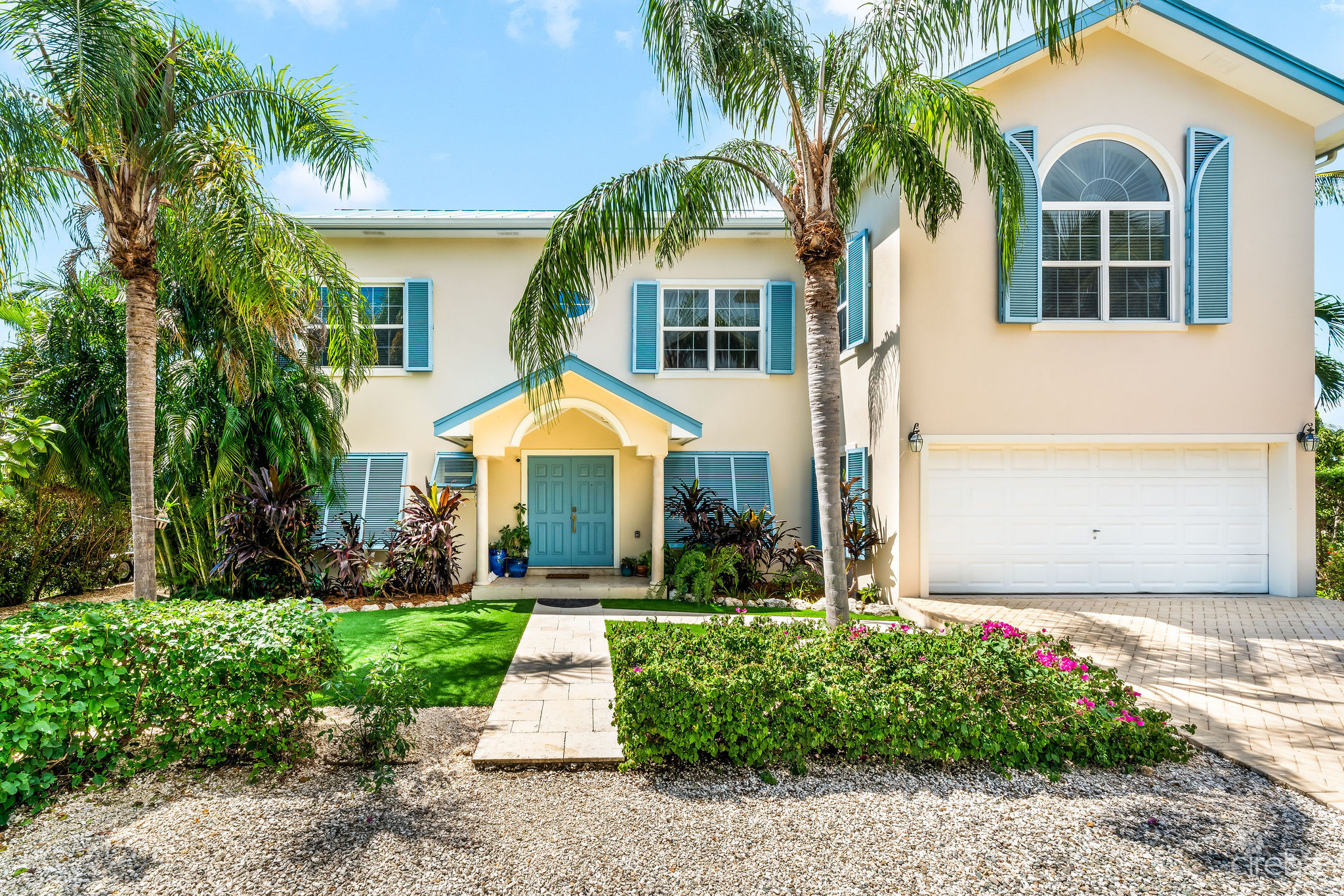 BIMINI DRIVE  – GRAND HARBOUR | EXCLUSIVE 5-BED WATERFRONT HOME