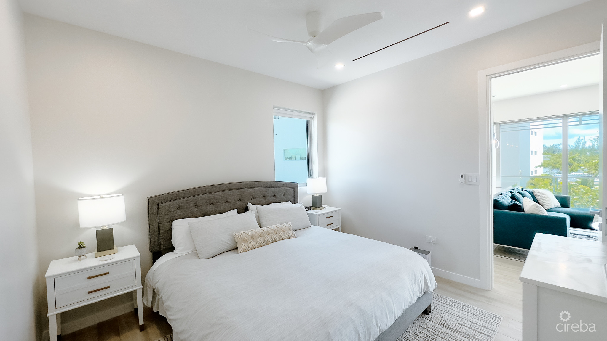 ONE CANAL POINT – SEVEN MILE BEACH