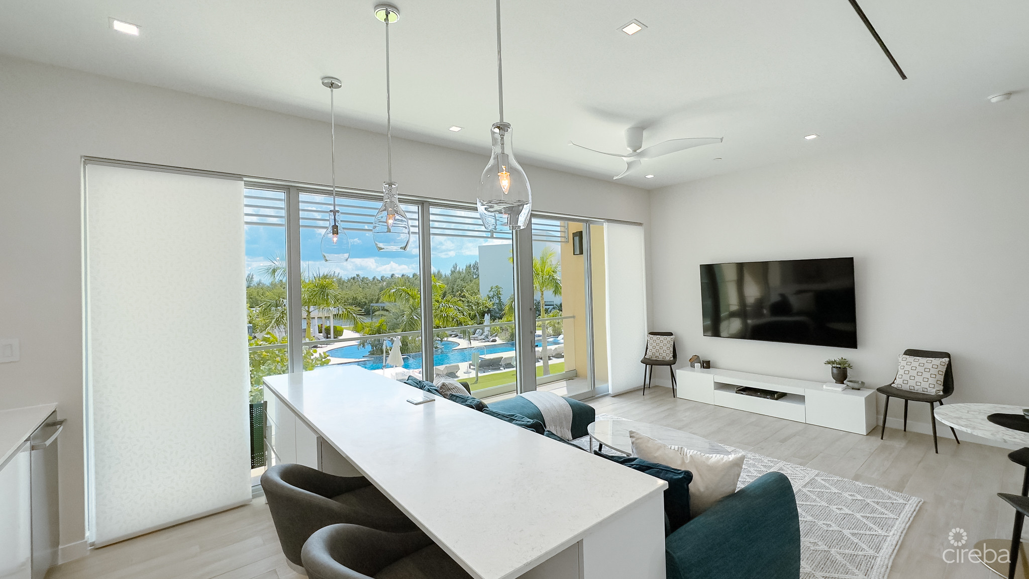 ONE CANAL POINT – SEVEN MILE BEACH