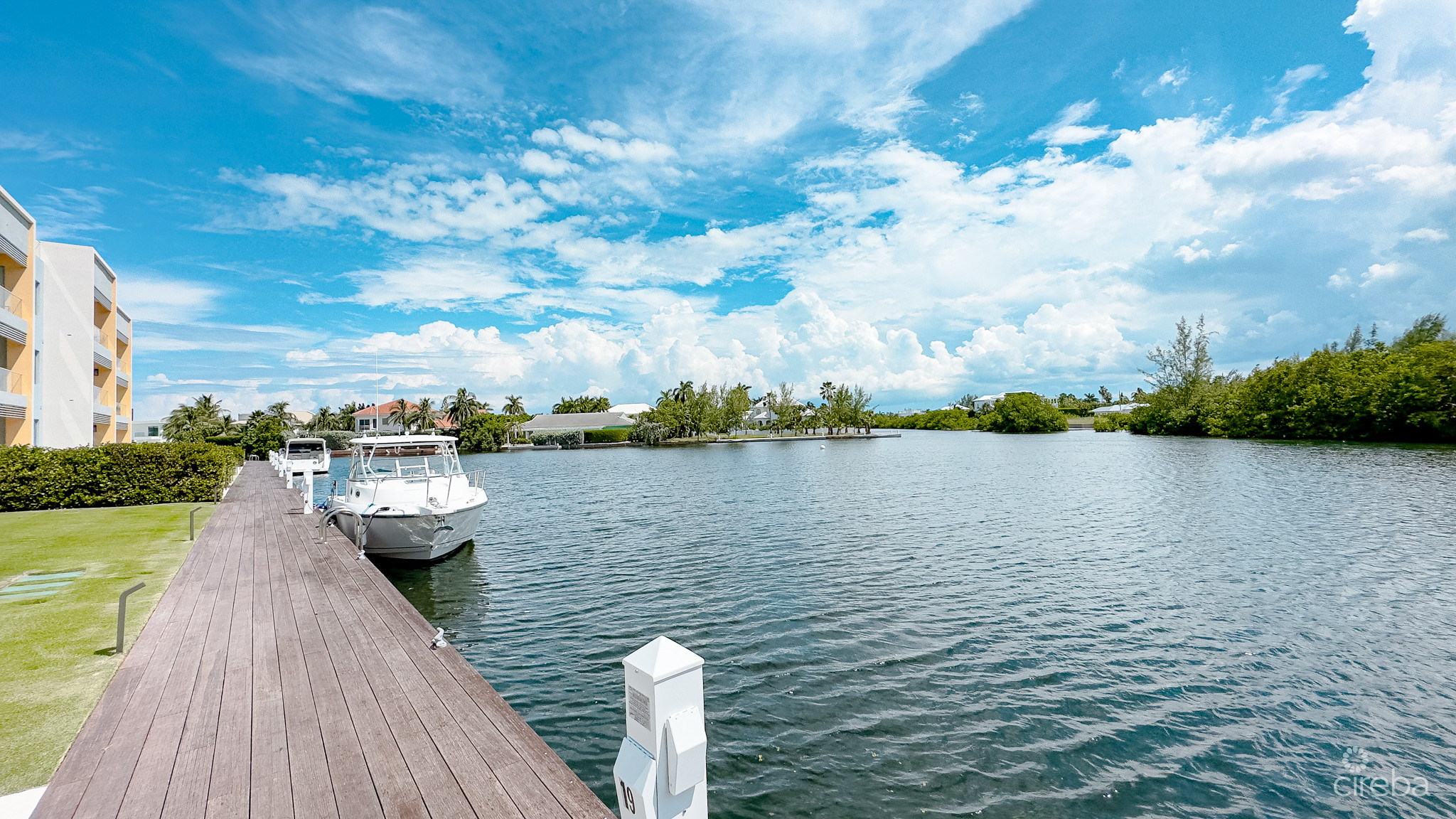 ONE CANAL POINT – SEVEN MILE BEACH