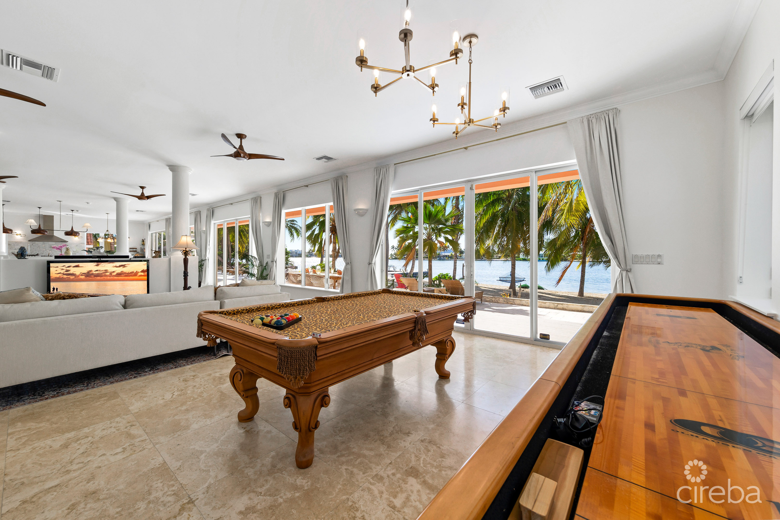 PIECES OF EIGHT, RUM POINT ESTATE