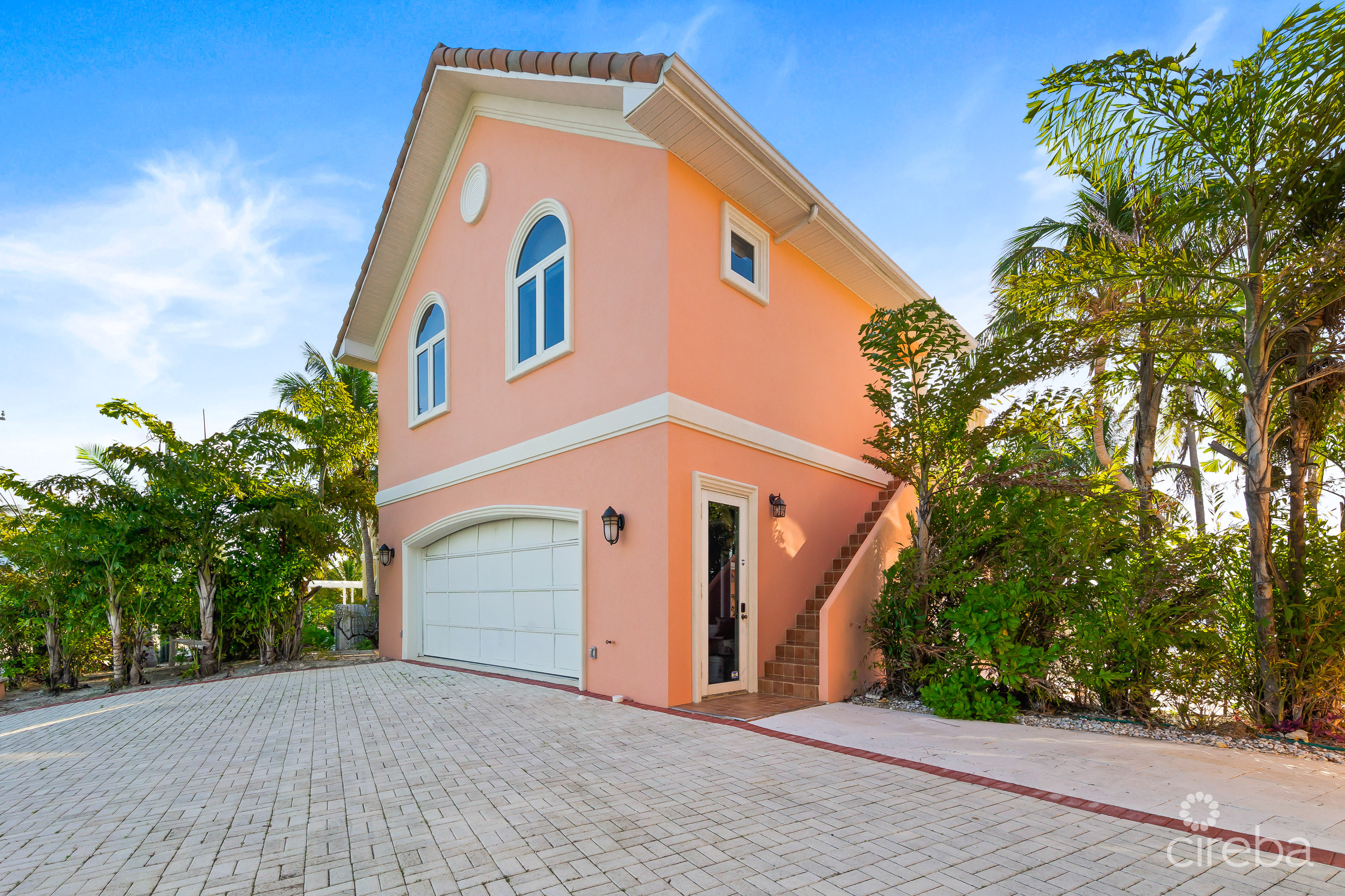 PIECES OF EIGHT, RUM POINT ESTATE