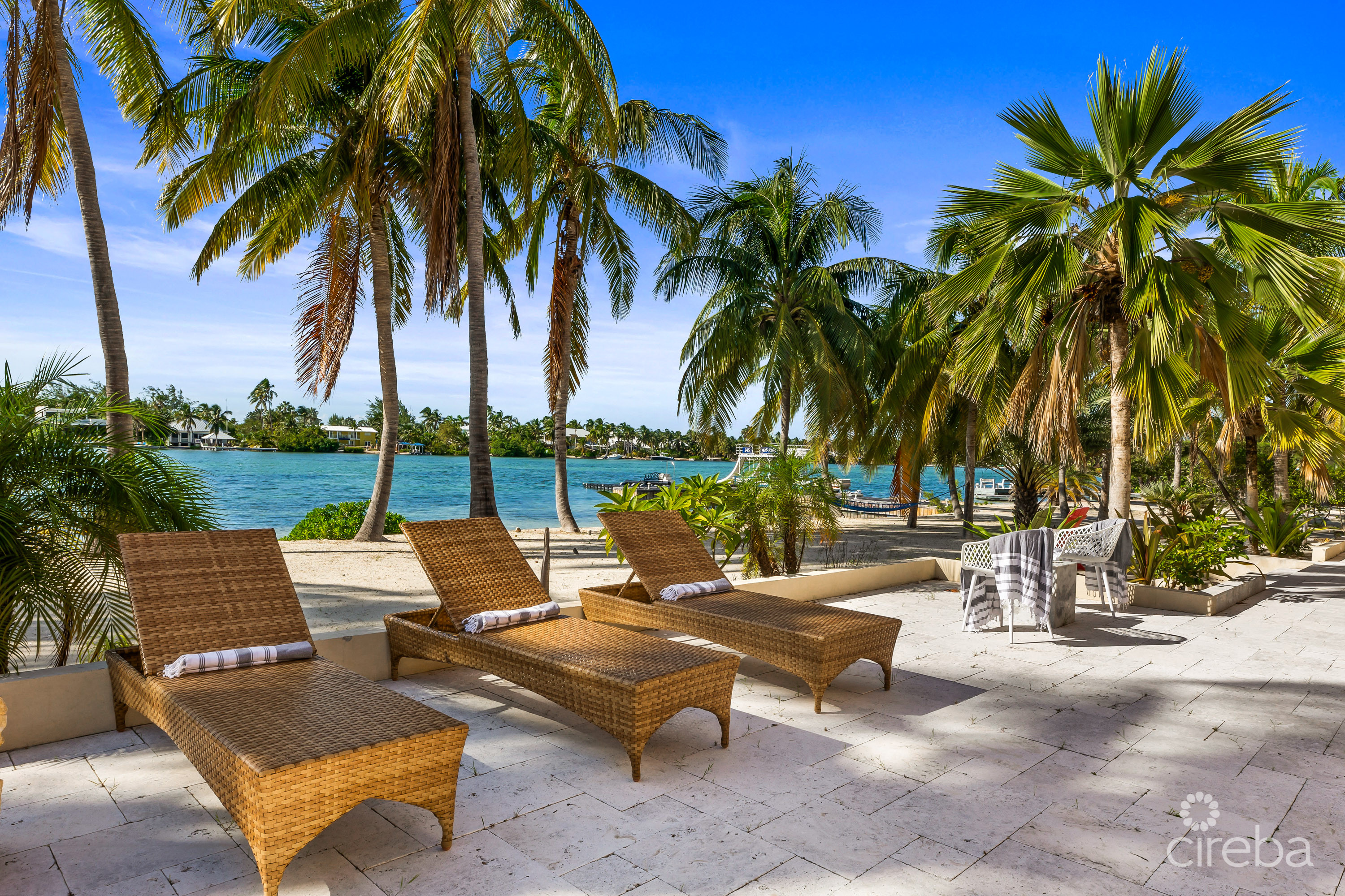 PIECES OF EIGHT, RUM POINT ESTATE