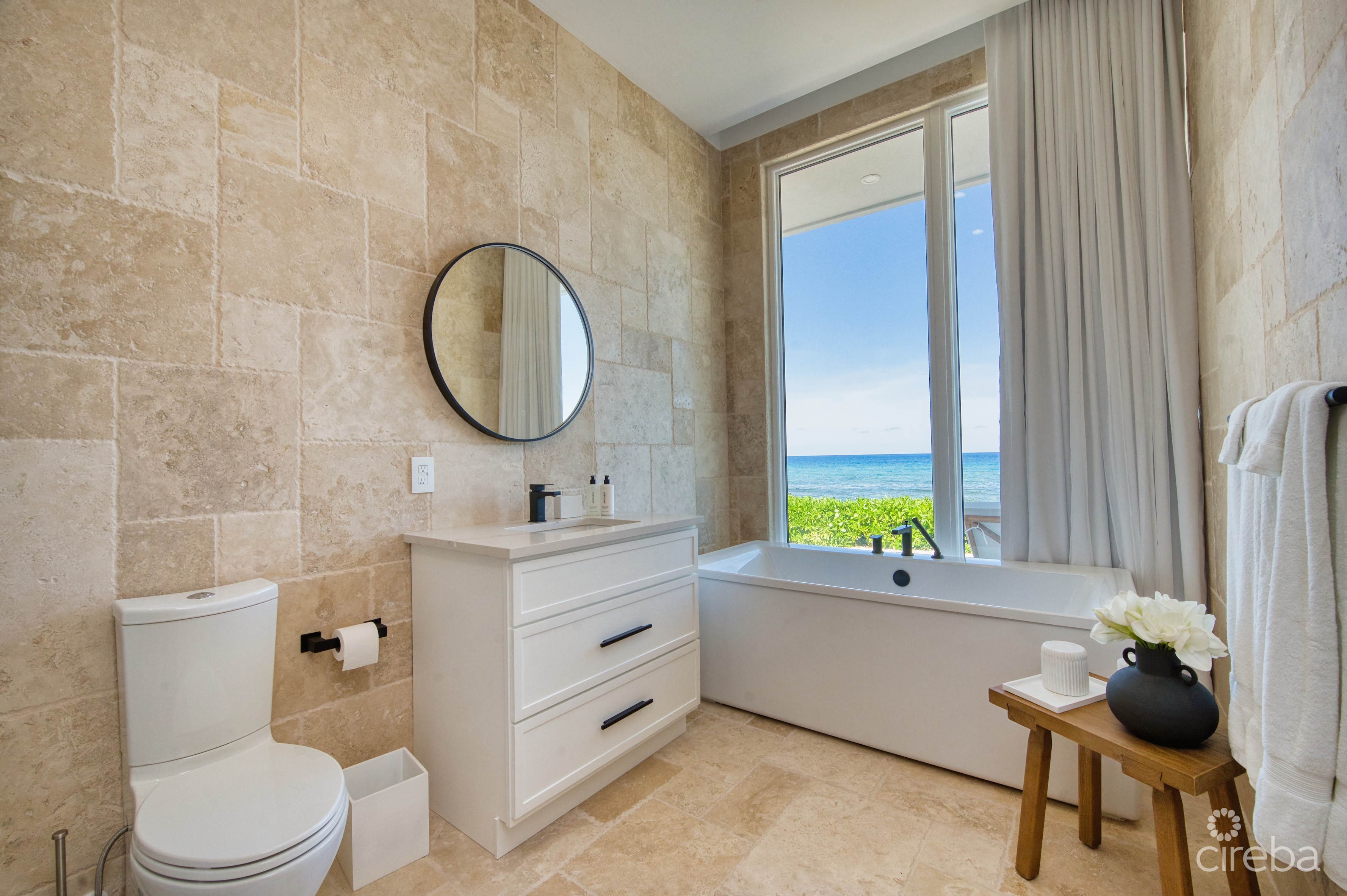 SEASIDE HIDEAWAY – FULLY RENOVATED BEACHFRONT GEM