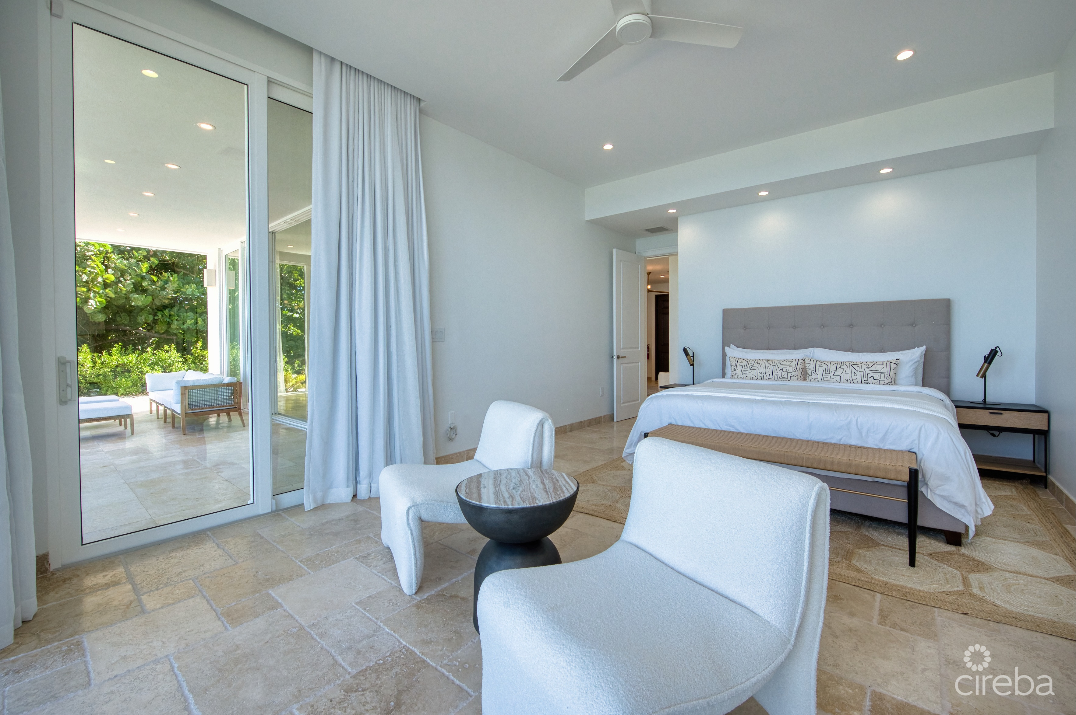 SEASIDE HIDEAWAY – FULLY RENOVATED BEACHFRONT GEM