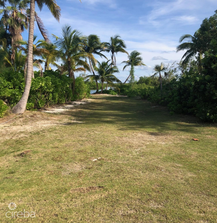 WATER CAY – AMAZING BEACHFRONT LOT  .56 ACRES