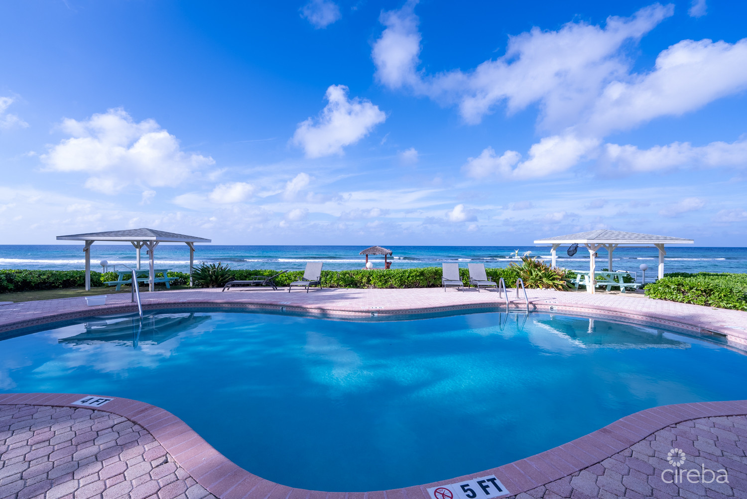 SPACIOUS OCEANFRONT CONDO WITH STUNNING VIEWS – NORTHERN LIGHTS #6