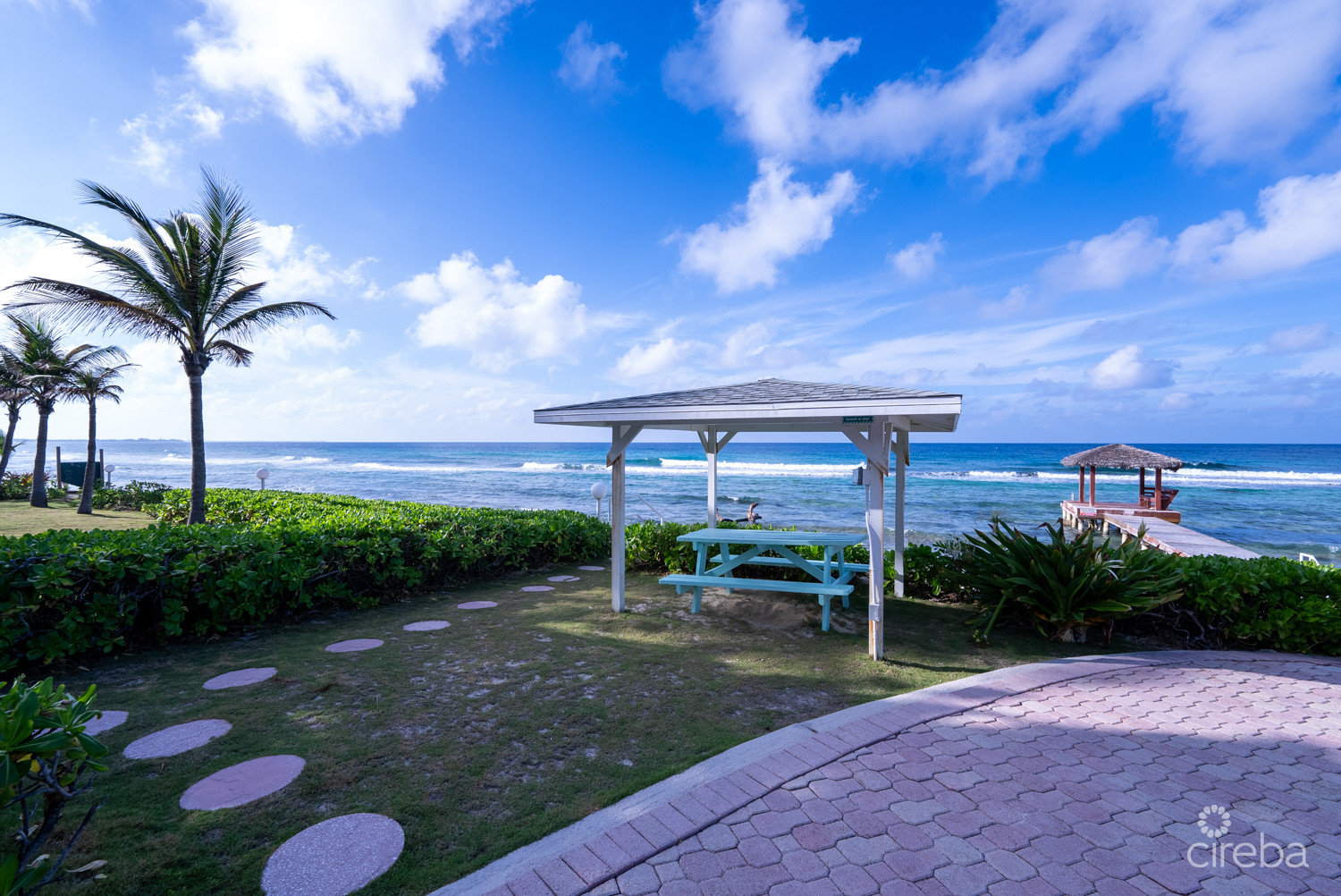 SPACIOUS OCEANFRONT CONDO WITH STUNNING VIEWS – NORTHERN LIGHTS #6
