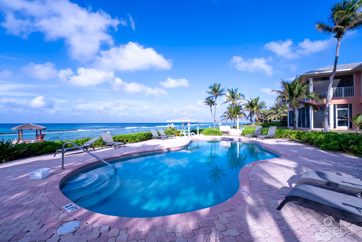 SPACIOUS OCEANFRONT CONDO WITH STUNNING VIEWS – NORTHERN LIGHTS #6