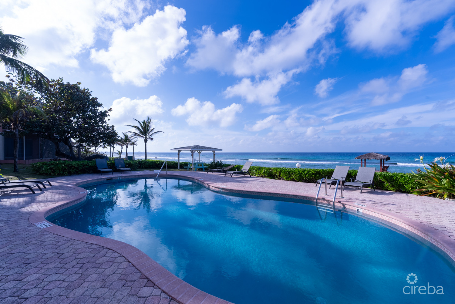 SPACIOUS OCEANFRONT CONDO WITH STUNNING VIEWS – NORTHERN LIGHTS #6