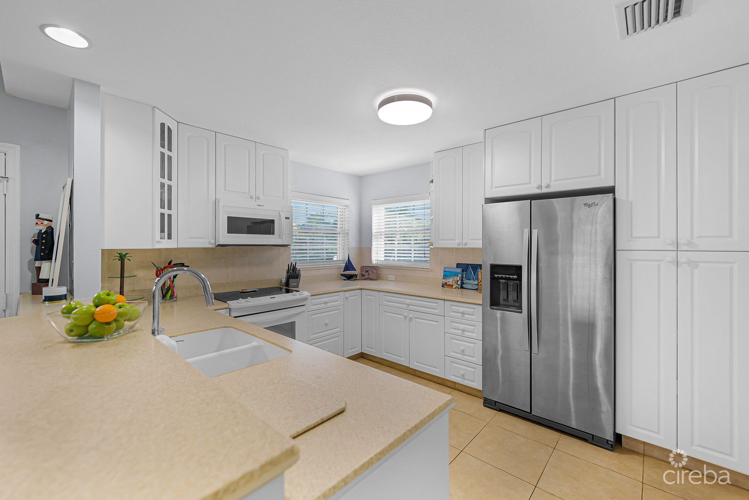 SPACIOUS OCEANFRONT CONDO WITH STUNNING VIEWS – NORTHERN LIGHTS #6