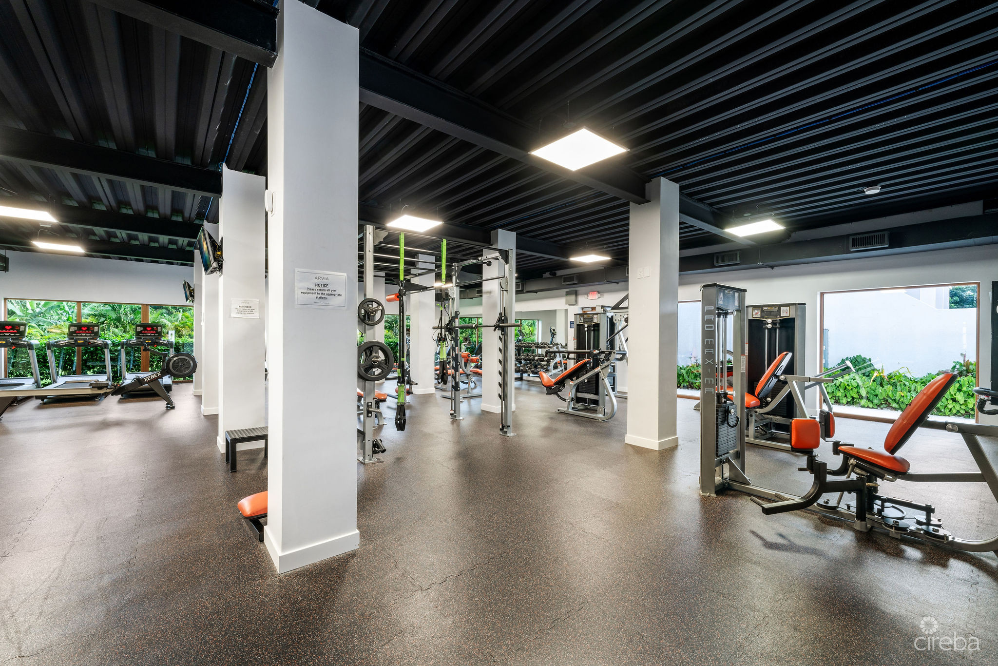 ARVIA 3-BEDROOM CANAL FRONT UNIT WITH DOCK