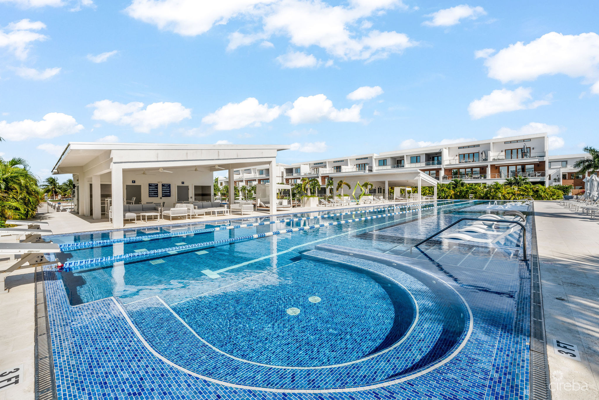 ARVIA 3-BEDROOM CANAL FRONT UNIT WITH DOCK