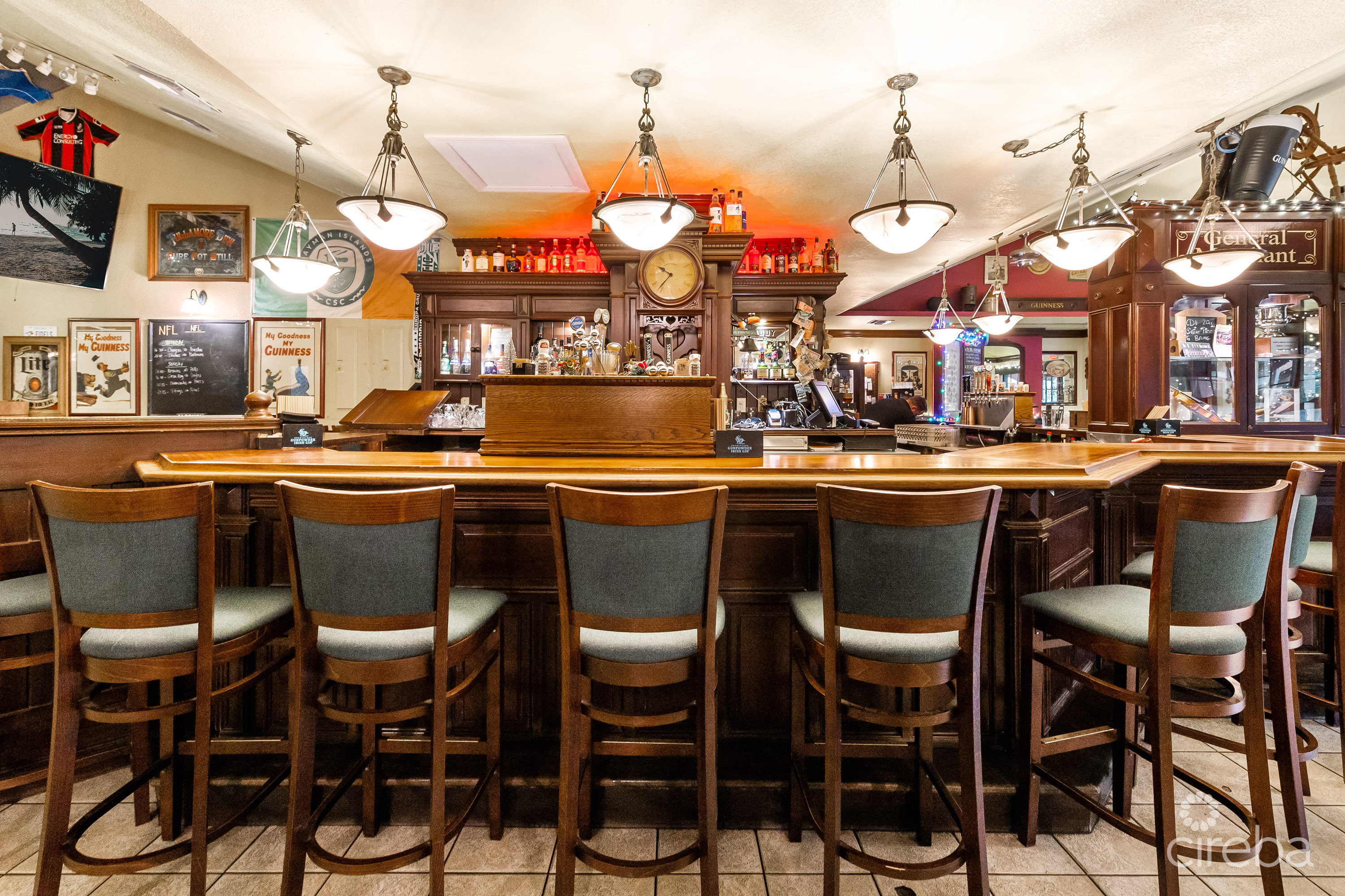 FIDEL MURPHY’S IRISH PUB