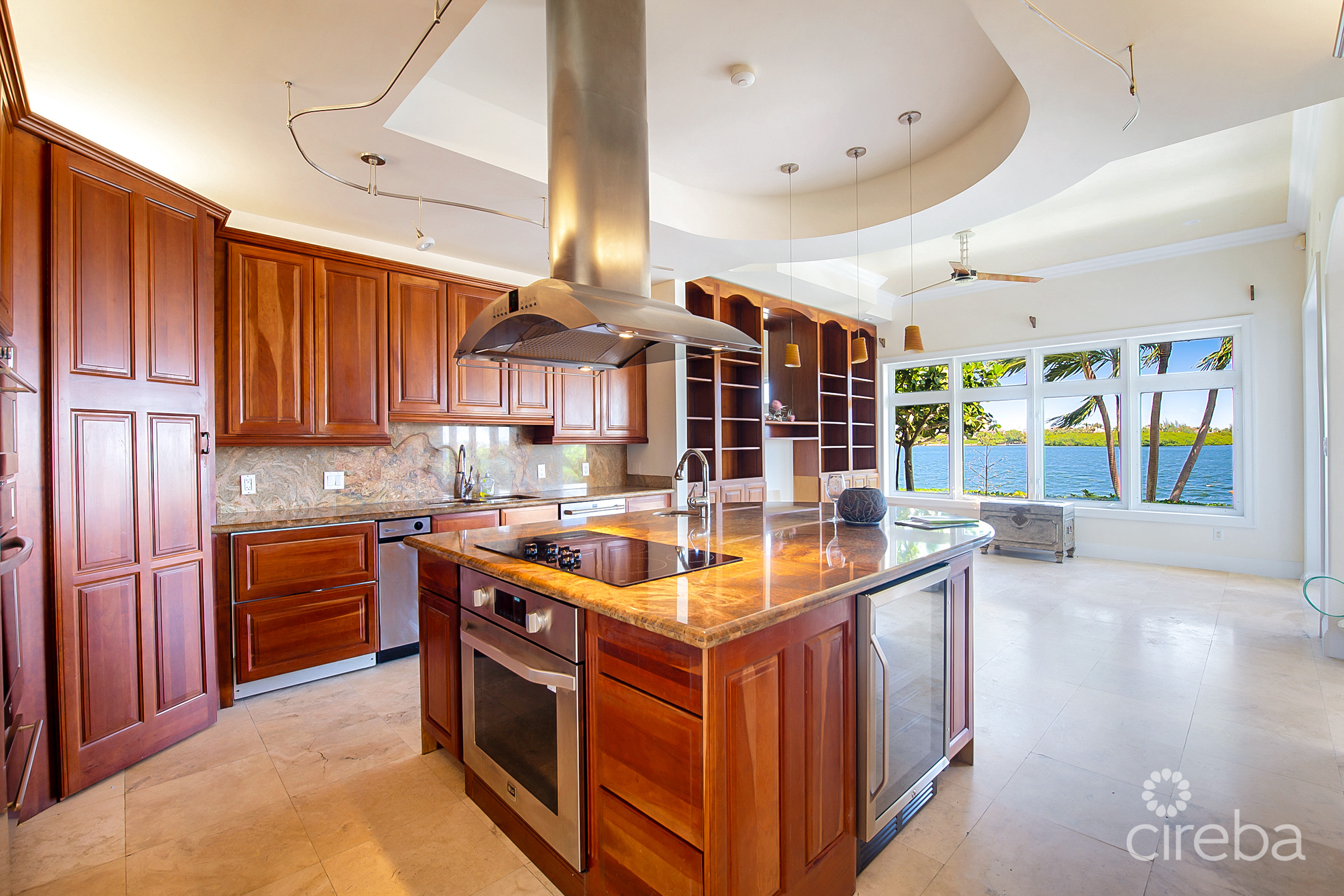 VISCAYA HOME, GOVERNOR’S HARBOUR CREEK