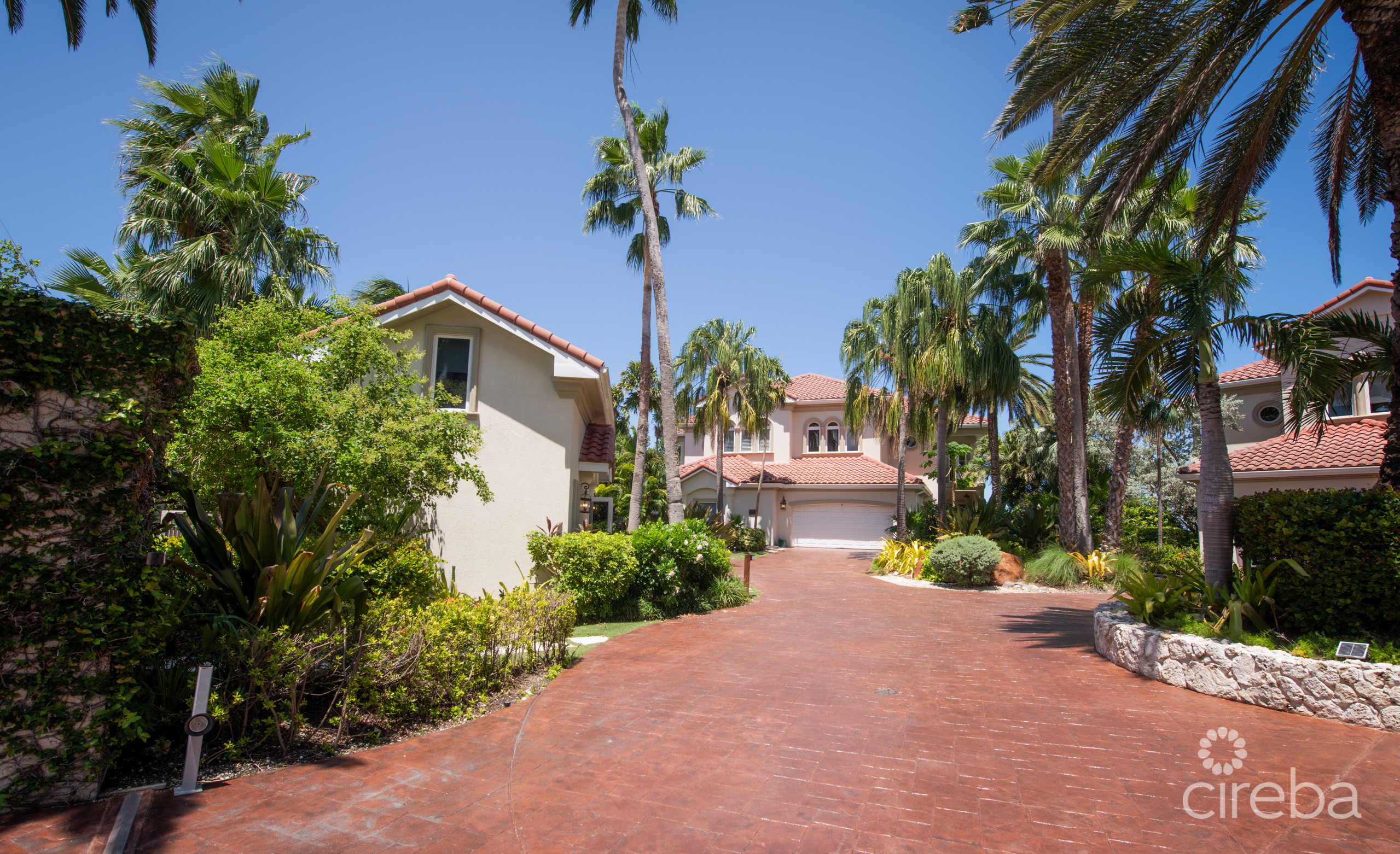 VISCAYA HOME, GOVERNOR’S HARBOUR CREEK