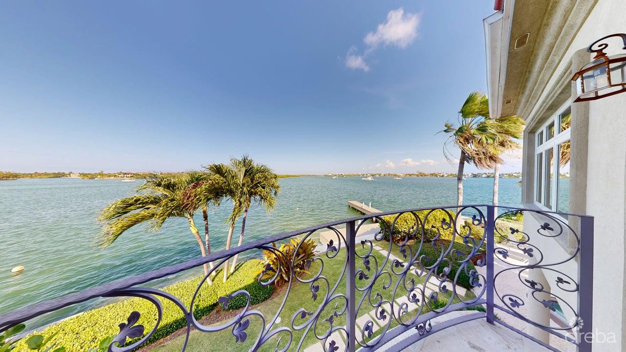 VISCAYA HOME, GOVERNOR’S HARBOUR CREEK