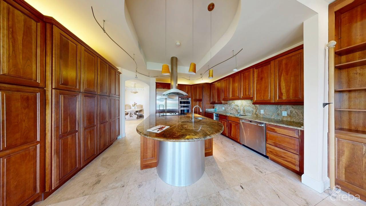 VISCAYA HOME, GOVERNOR’S HARBOUR CREEK