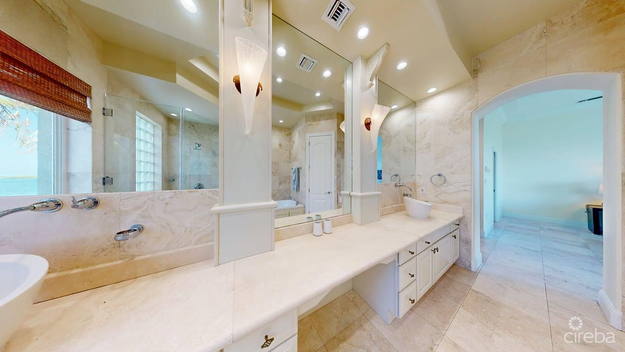 VISCAYA HOME, GOVERNOR’S HARBOUR CREEK