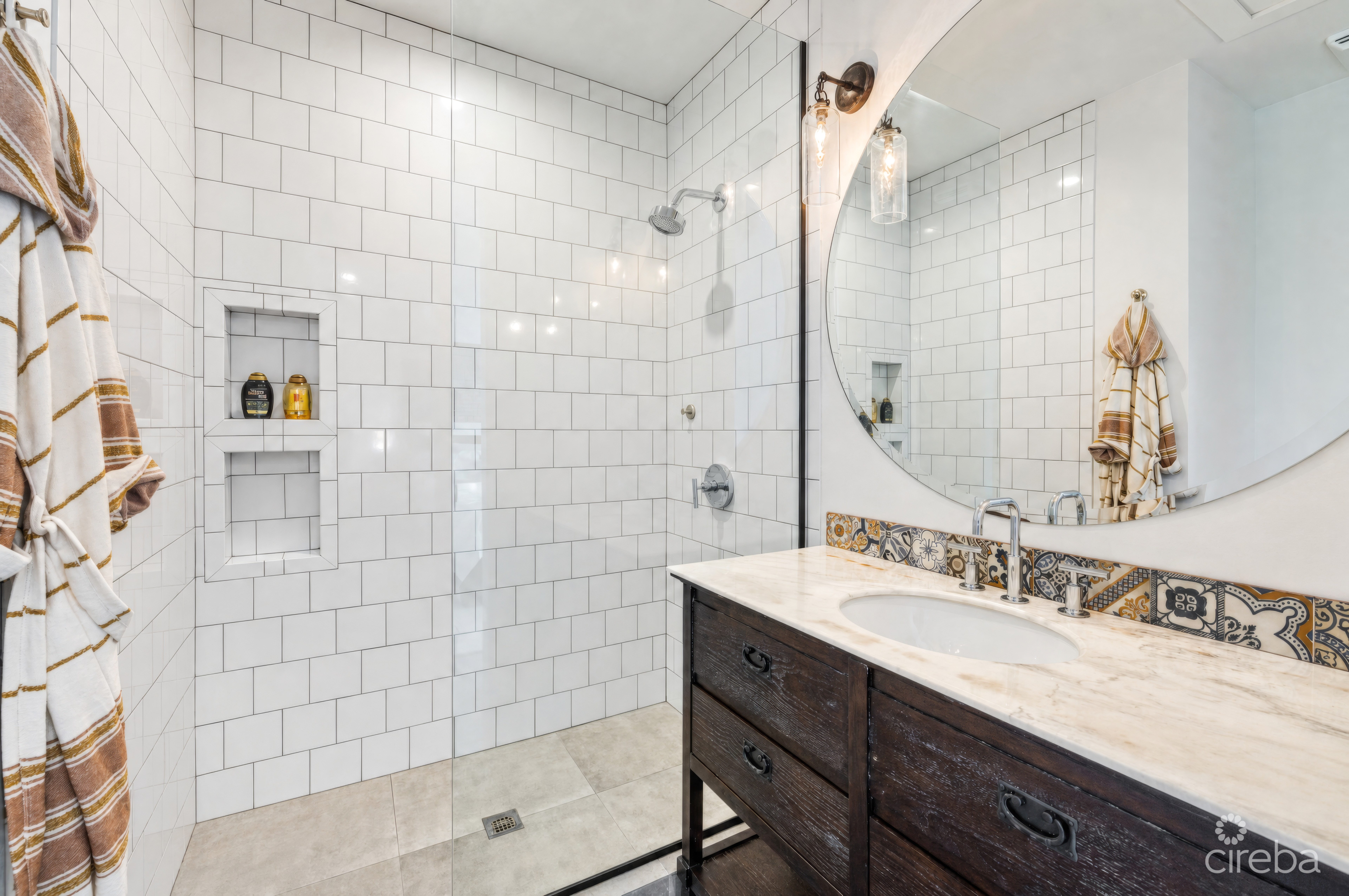 SHORE CLUB #4 STUNNING CONDO WITH UNOBSTRUCTED OCEAN VIEWS 8