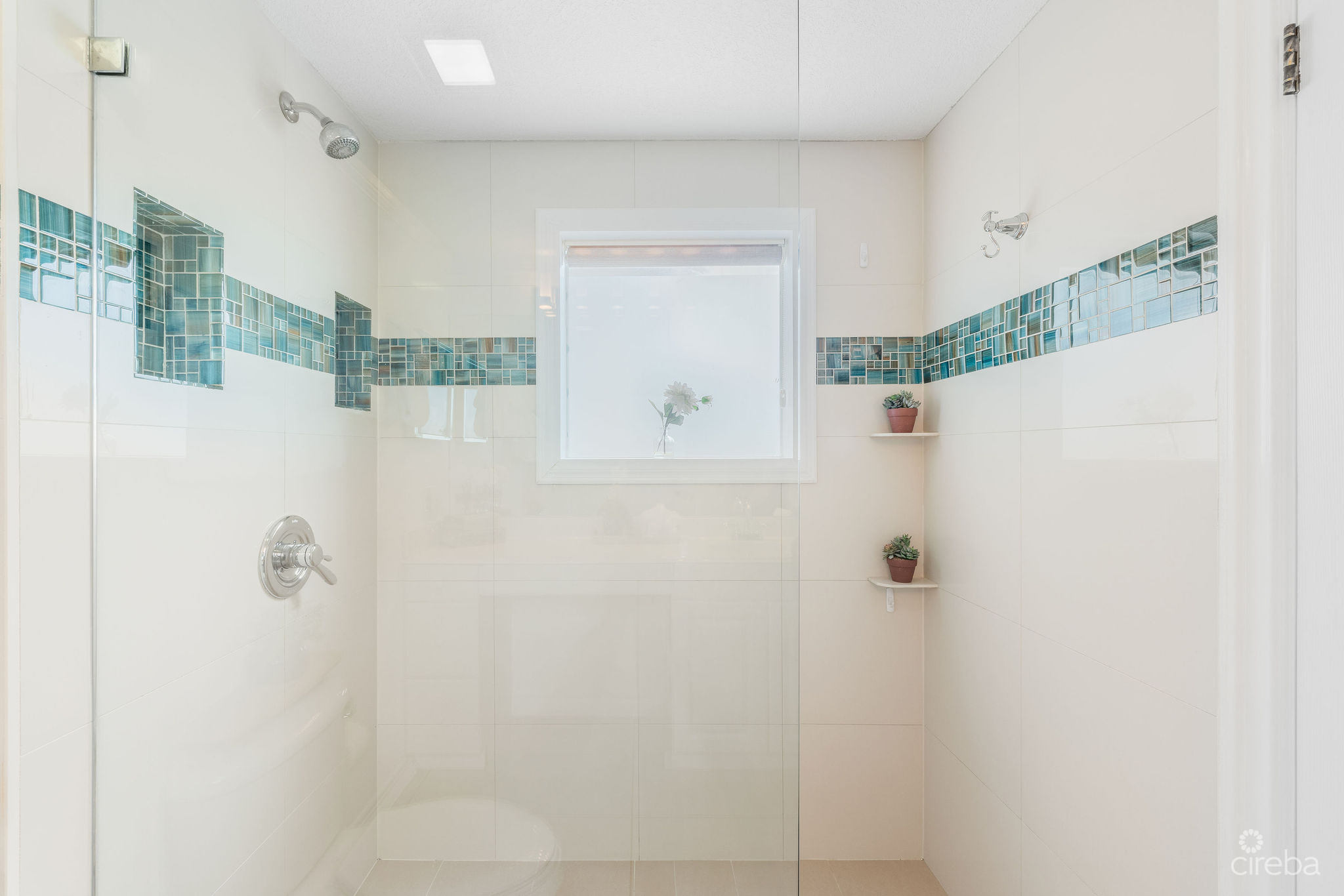 OCEANFRONT GROUND FLOOR OCEAN POINTE VILLAS